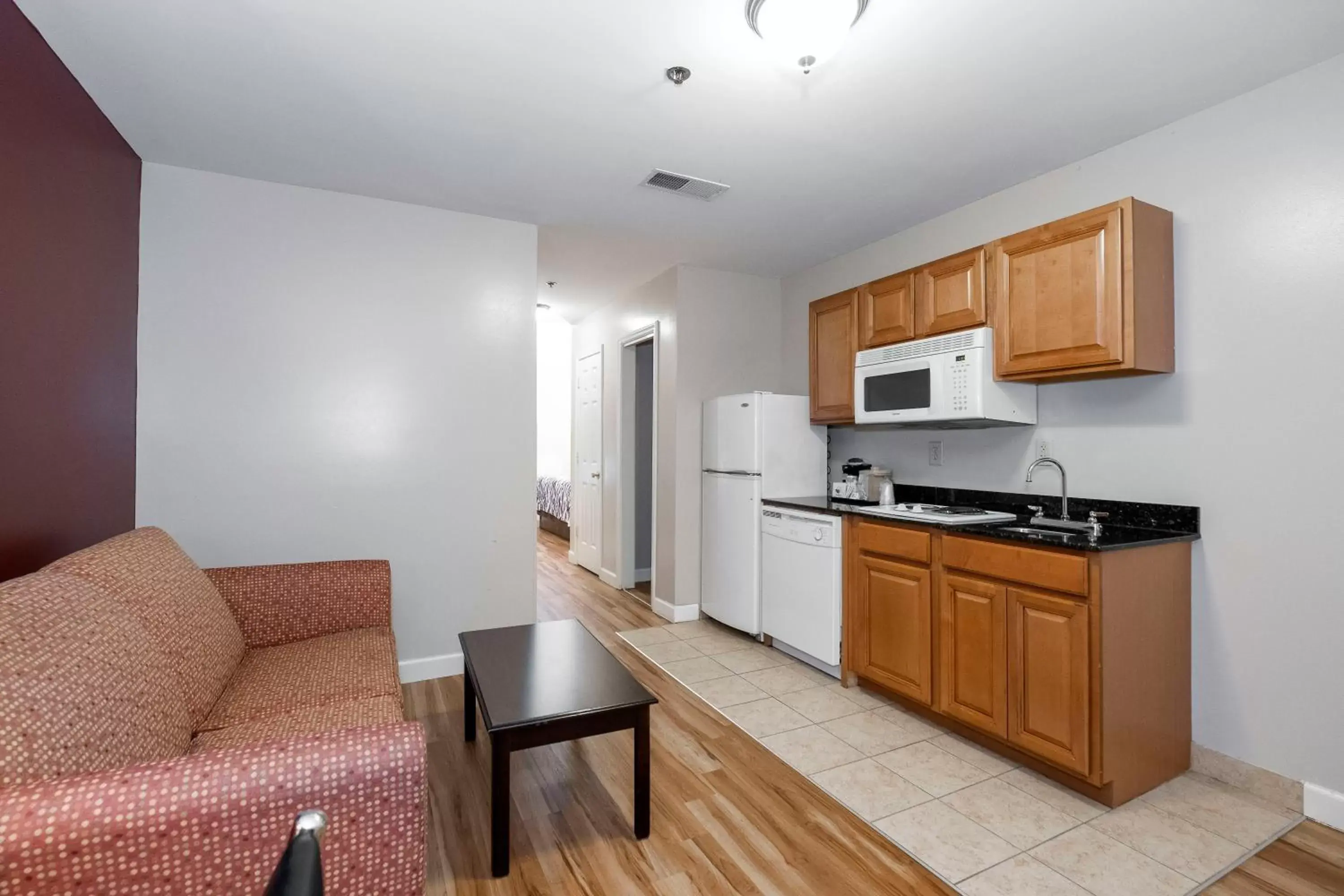 Bedroom, Kitchen/Kitchenette in Red Roof Inn & Suites Wilson