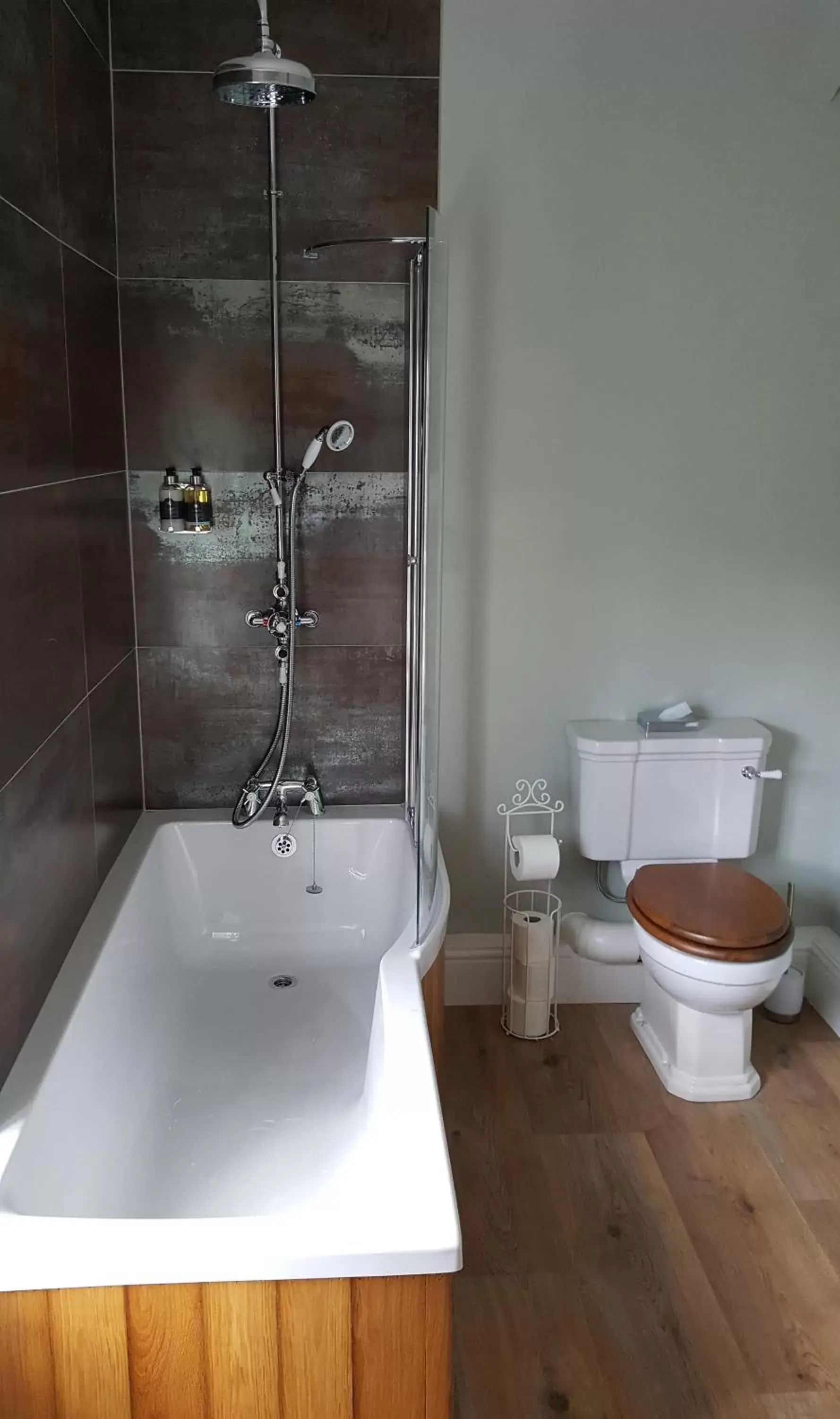 Bathroom in Pontyclerc Farm House Bed and Breakfast