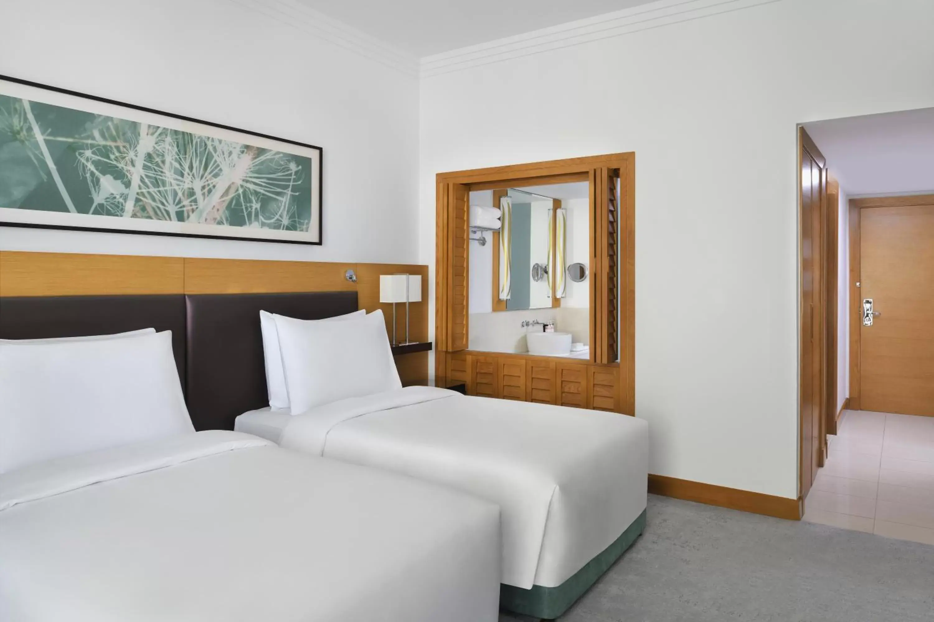Bedroom, Bed in Mövenpick Hotel Jumeirah Beach