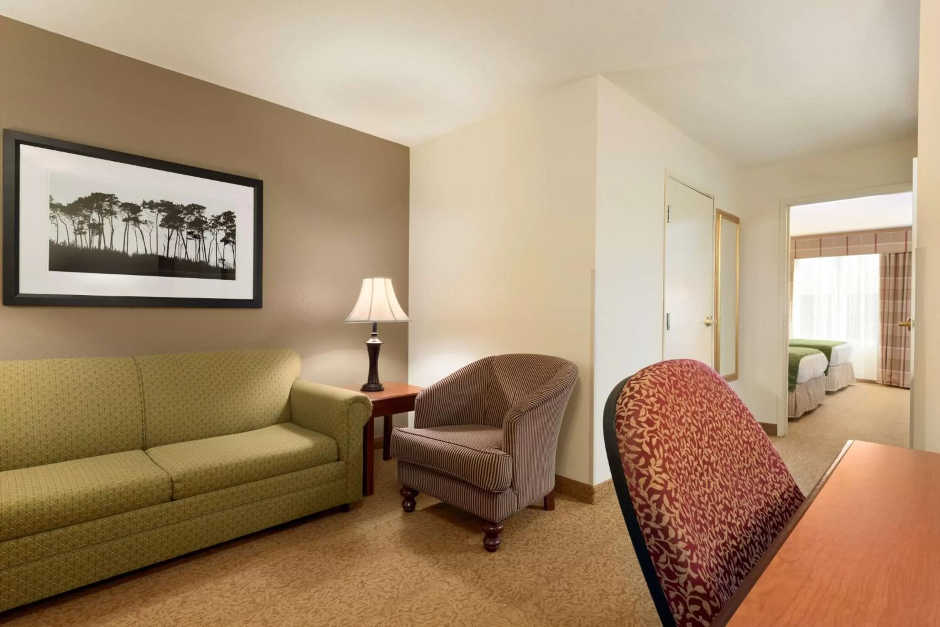 Photo of the whole room, Seating Area in Country Inn & Suites by Radisson, Paducah, KY