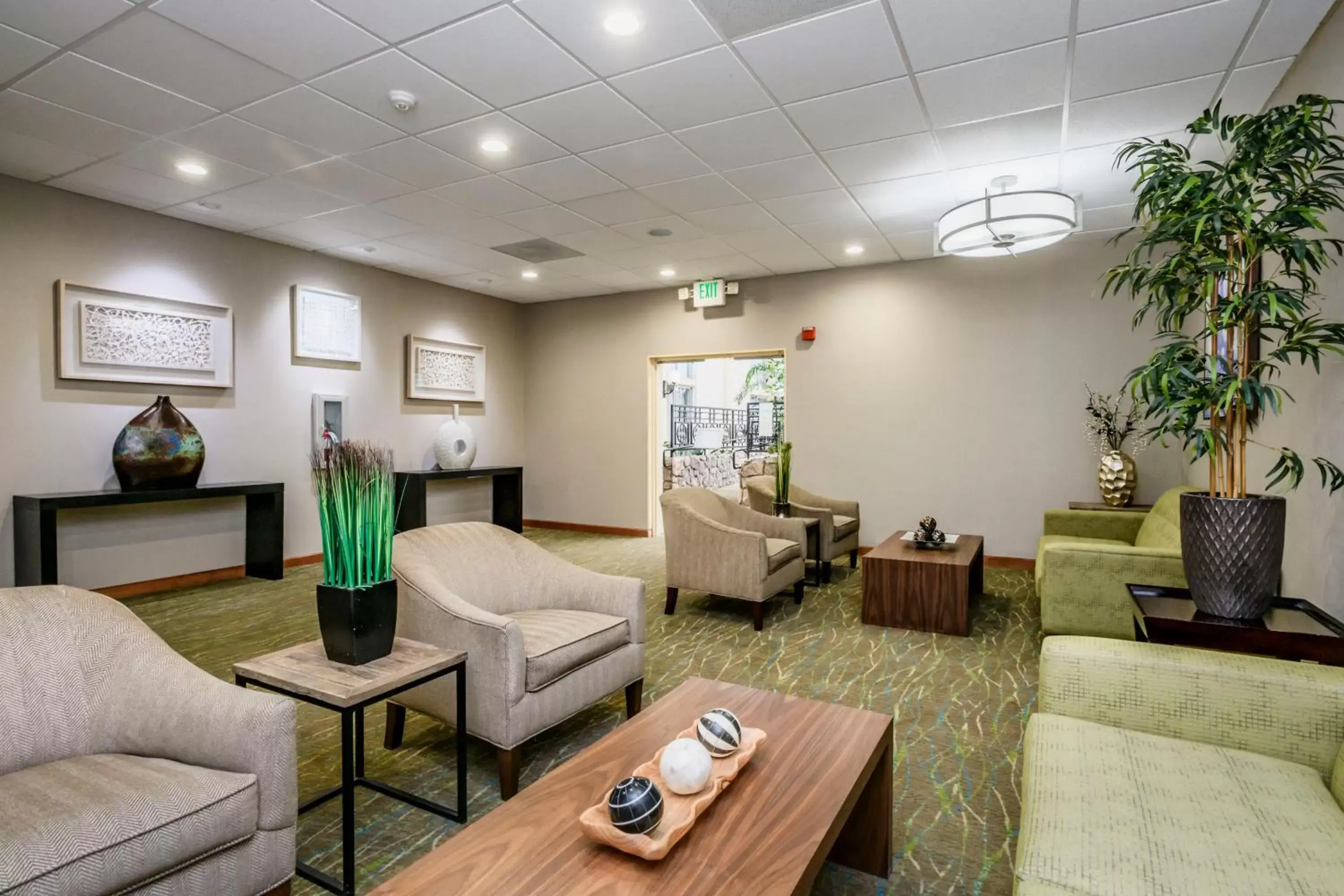 Lobby or reception, Lobby/Reception in Wyndham Garden Fresno Yosemite Airport