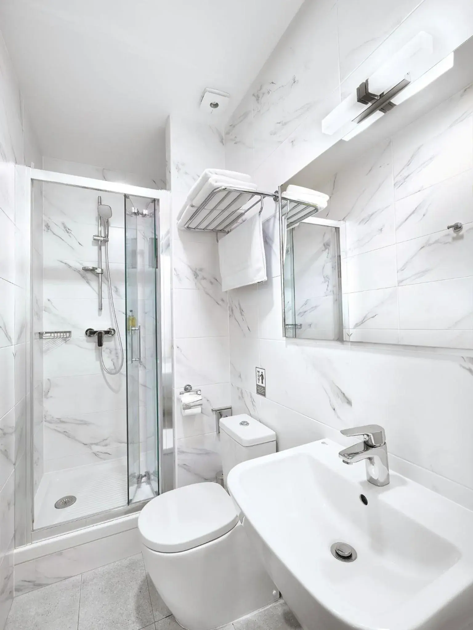 Shower, Bathroom in Hotel Melantrich