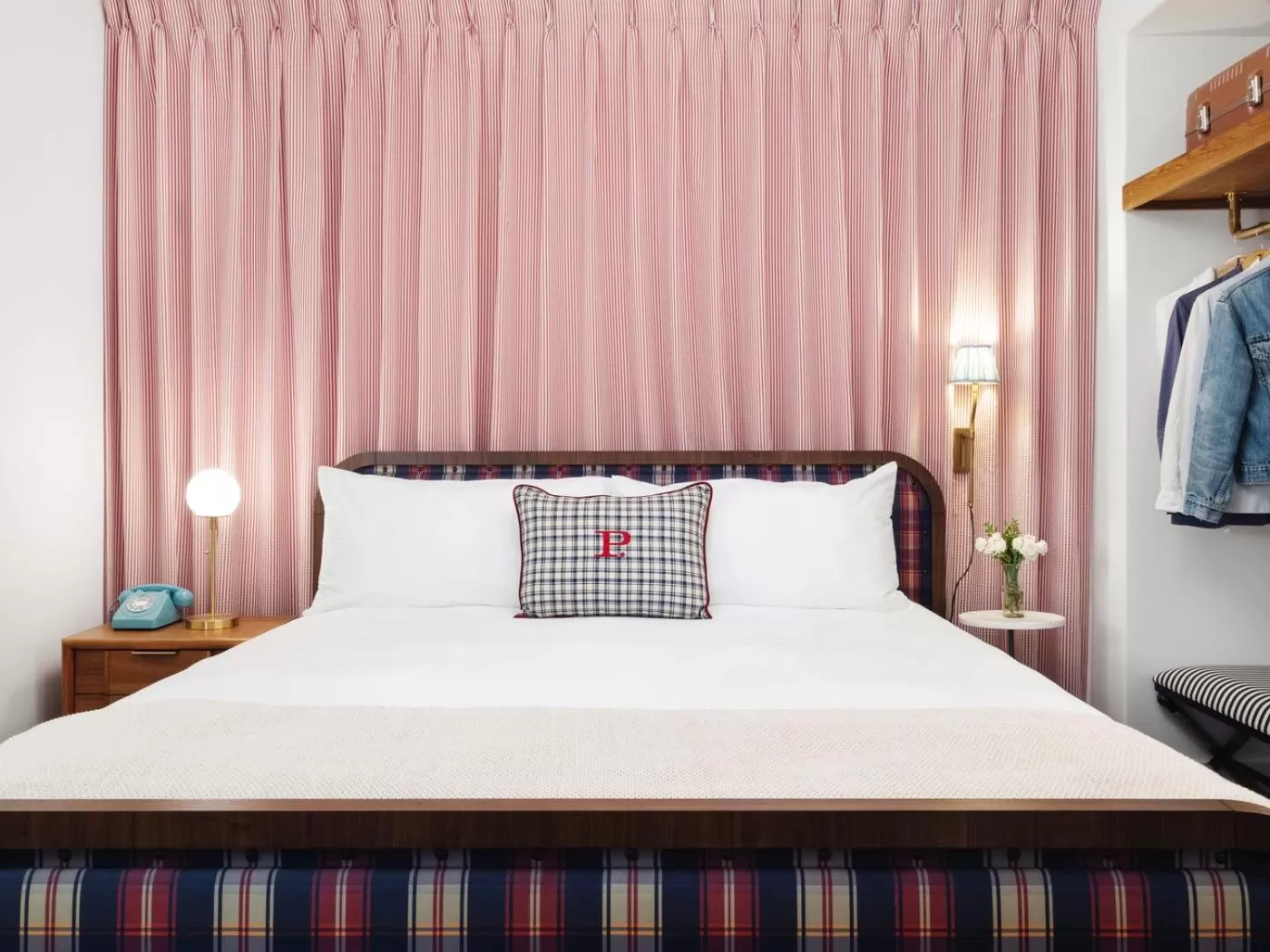 Bed in Palihotel San Diego Gaslamp Quarter