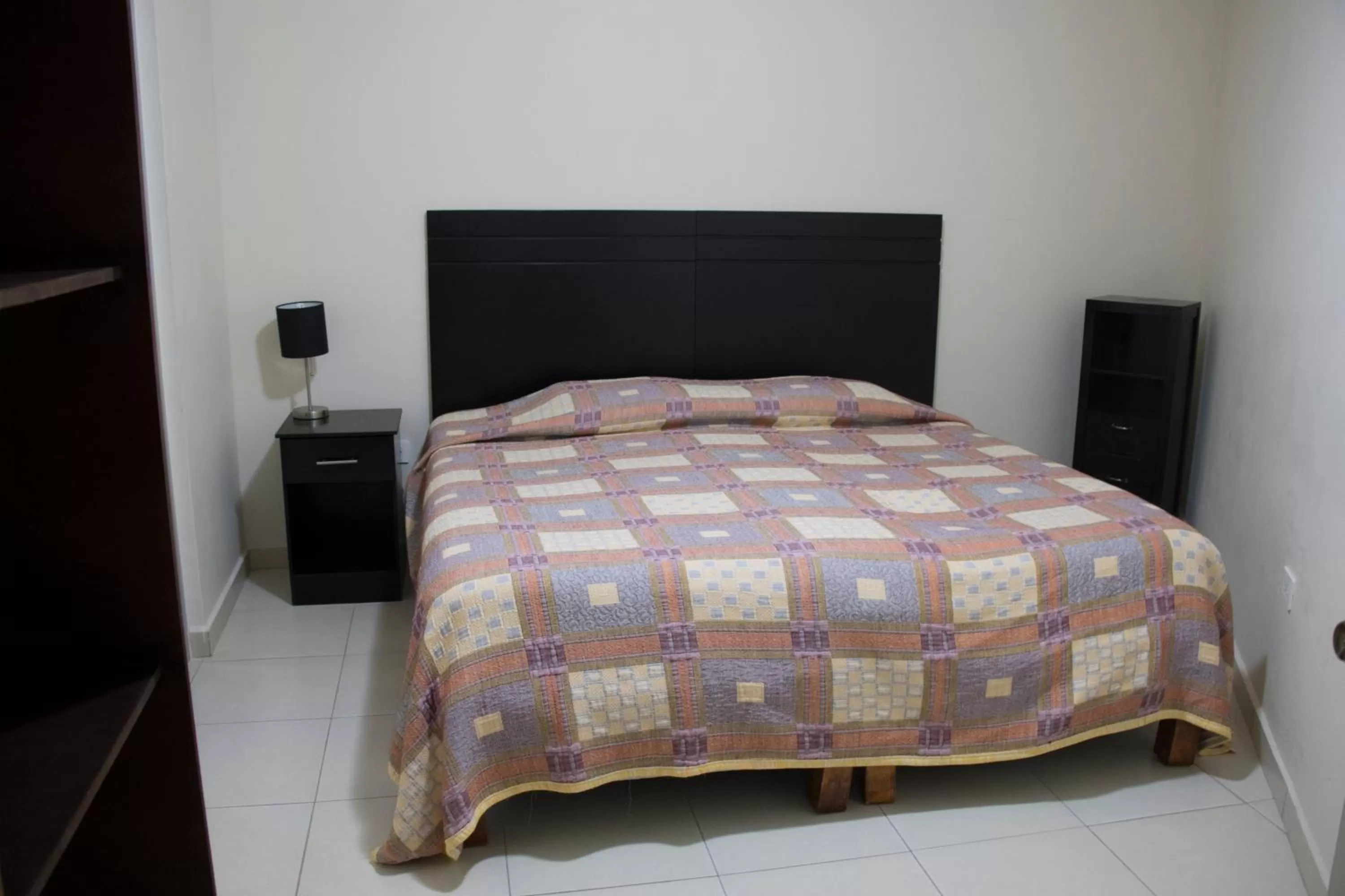 Bed in Hotel Nápoles