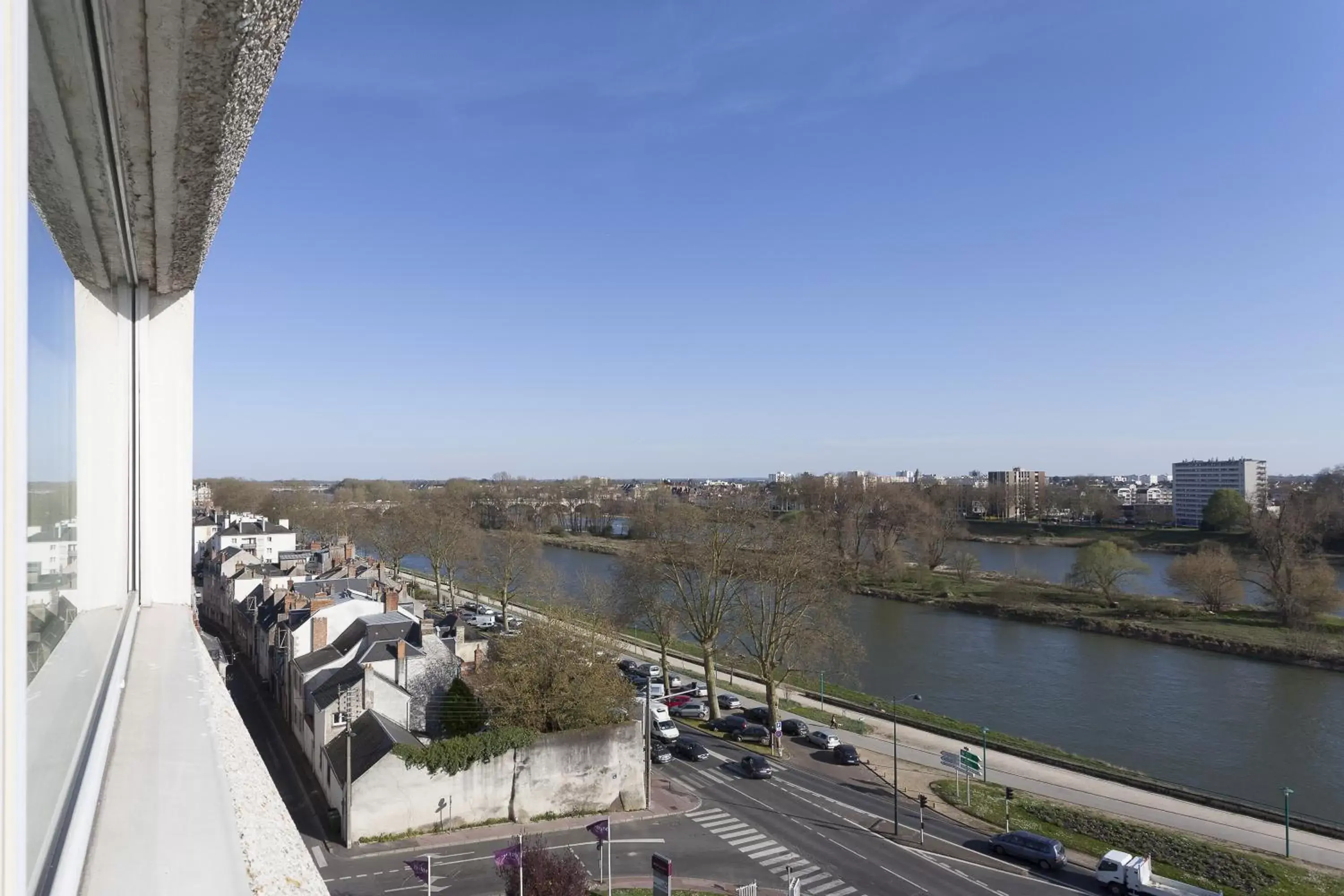 View (from property/room), Balcony/Terrace in Mercure Orléans Centre Bords de Loire