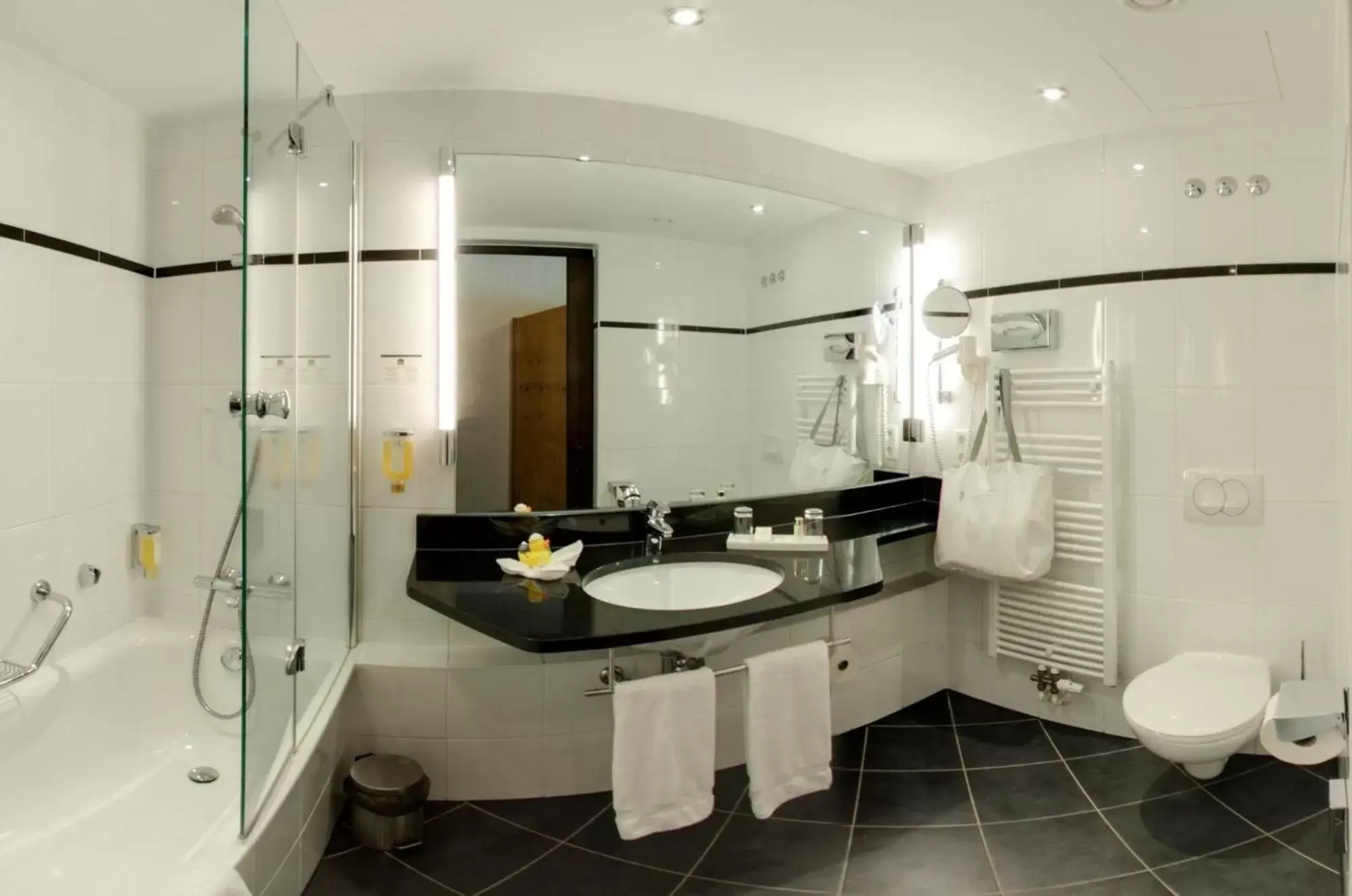 Bathroom in Best Western Premier Parkhotel Bad Mergentheim