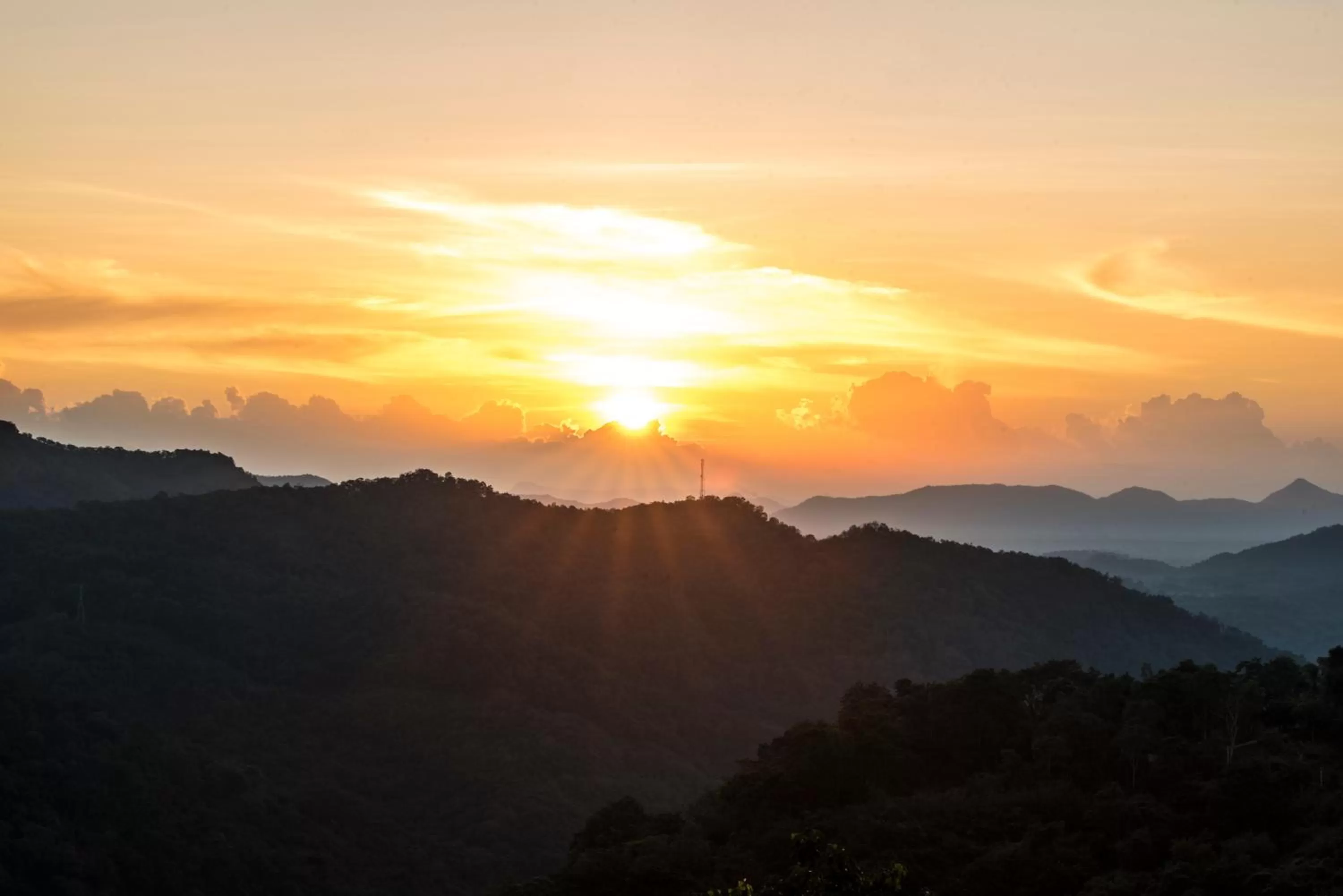 Sunrise in Ella Planters Bungalow
