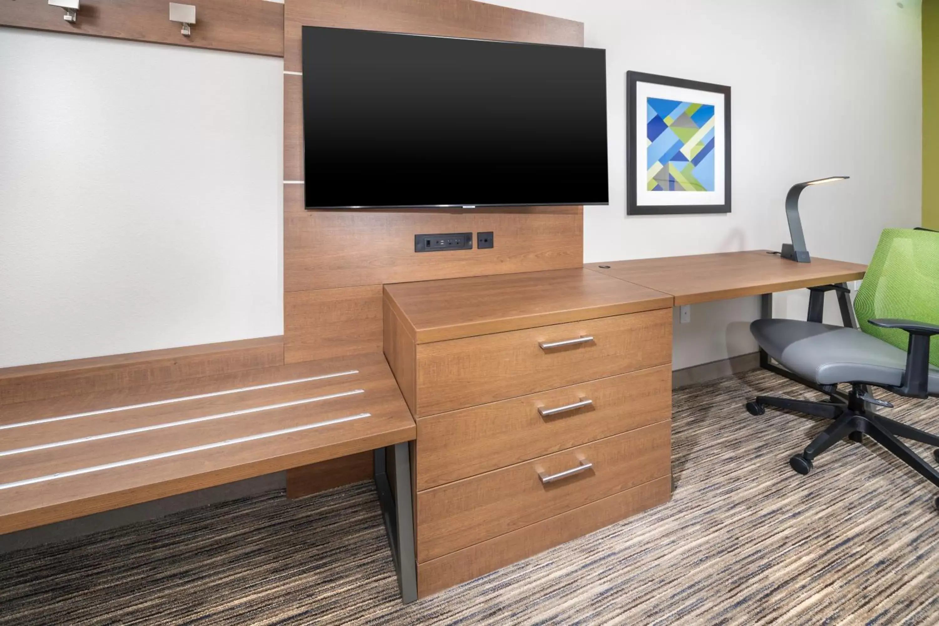 TV and multimedia, TV/Entertainment Center in Holiday Inn Express & Suites - Fort Myers Airport, an IHG Hotel