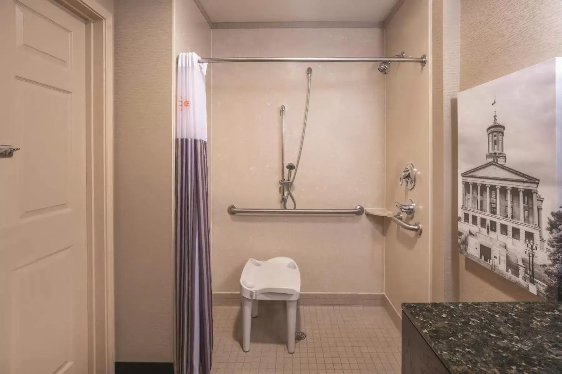 Bathroom in La Quinta by Wyndham Smyrna TN - Nashville