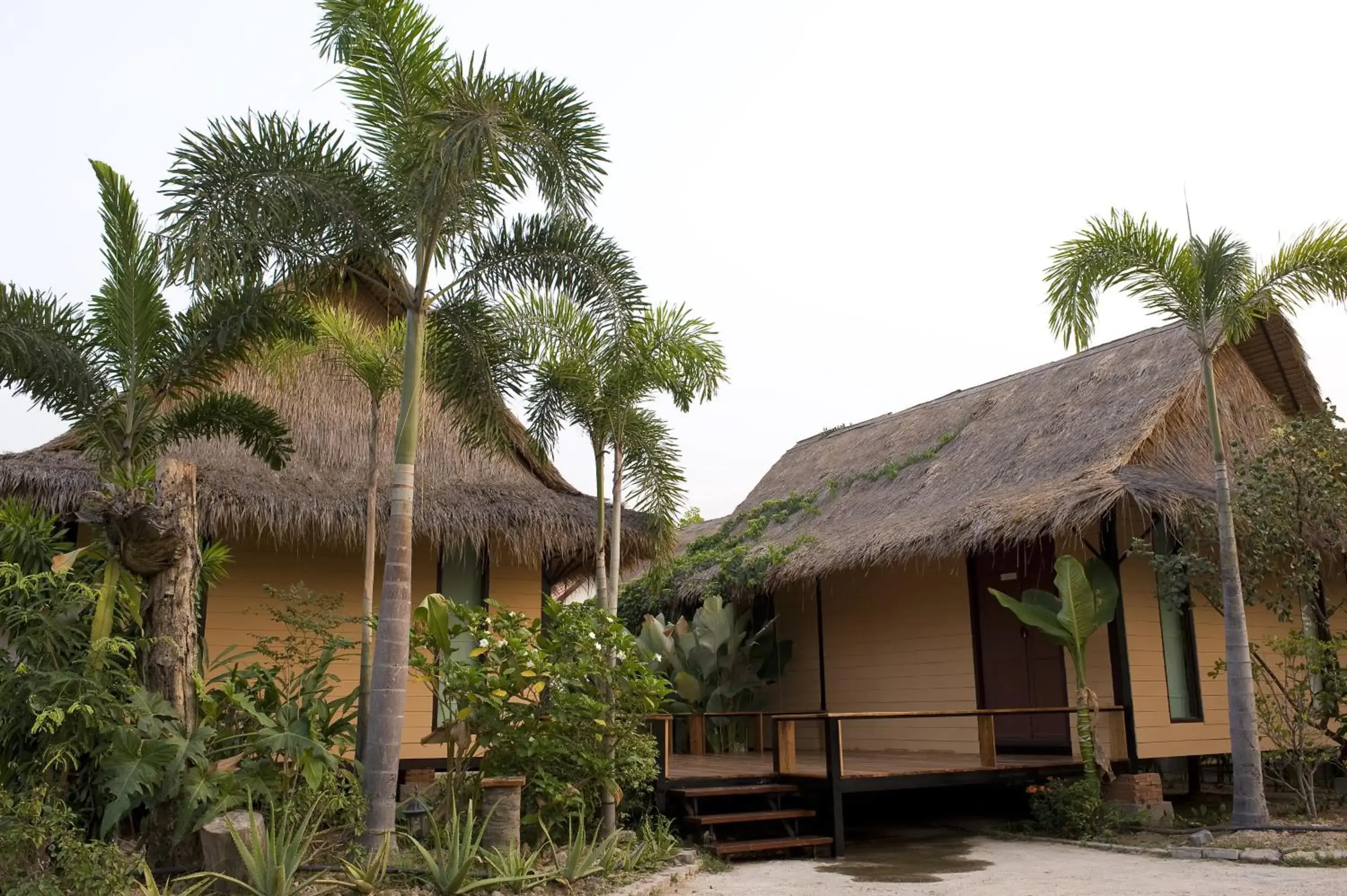 Balcony/Terrace, Spa/Wellness in Inrawadee Resort