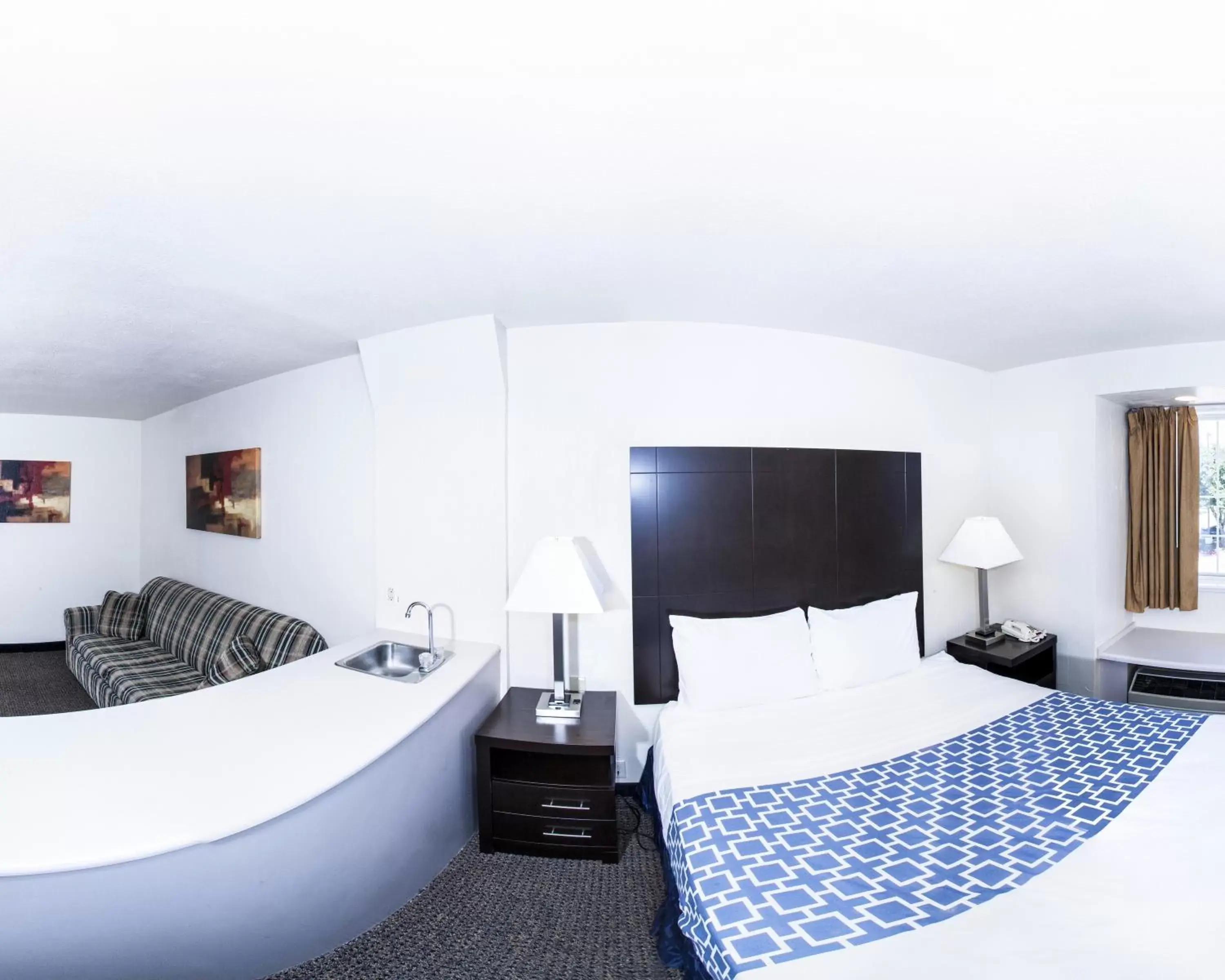 Queen Room - Non-Smoking in Rodeway Inn & Suites Lewisville I-35