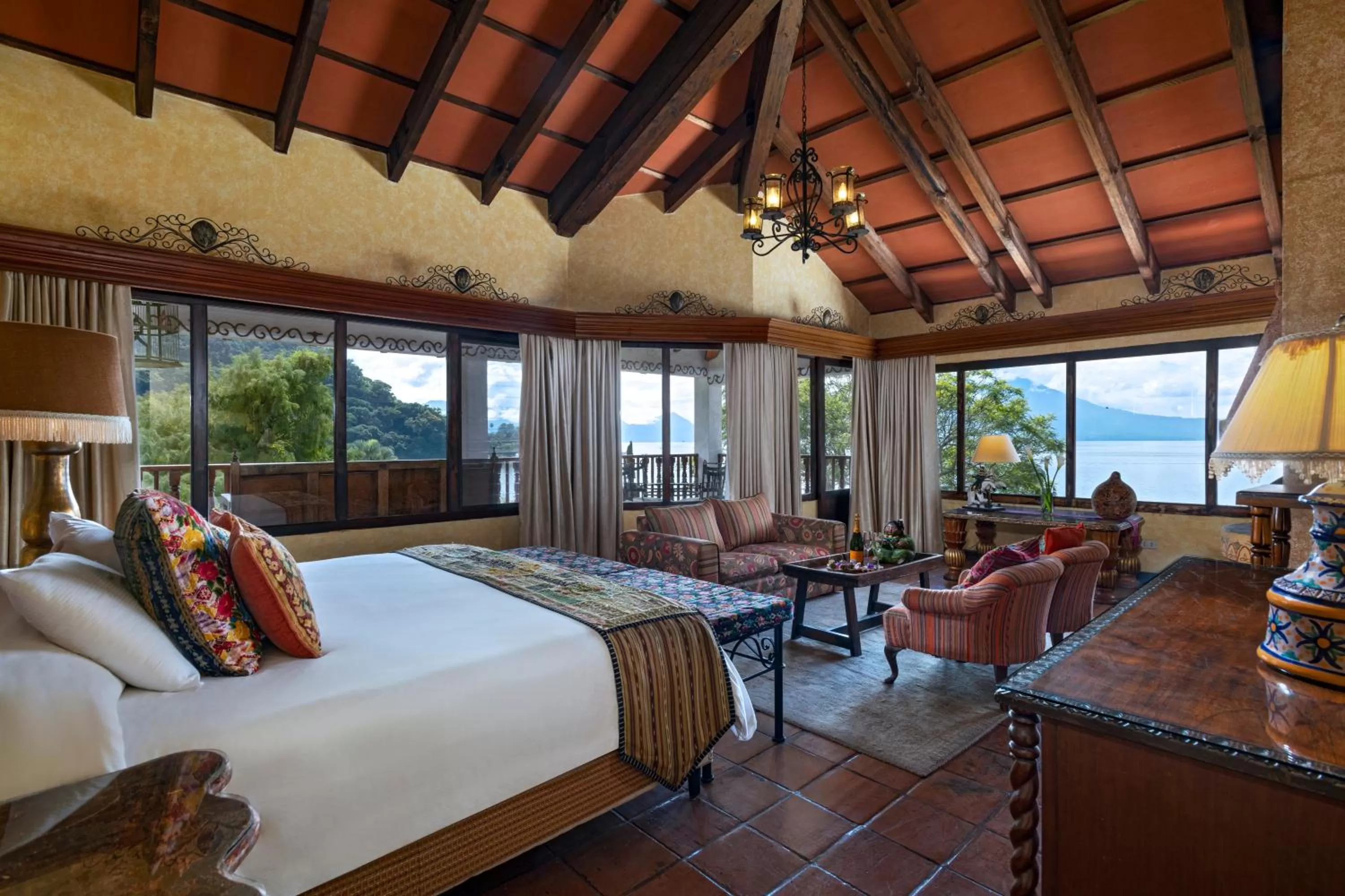 Bedroom, Bed in Hotel Atitlan