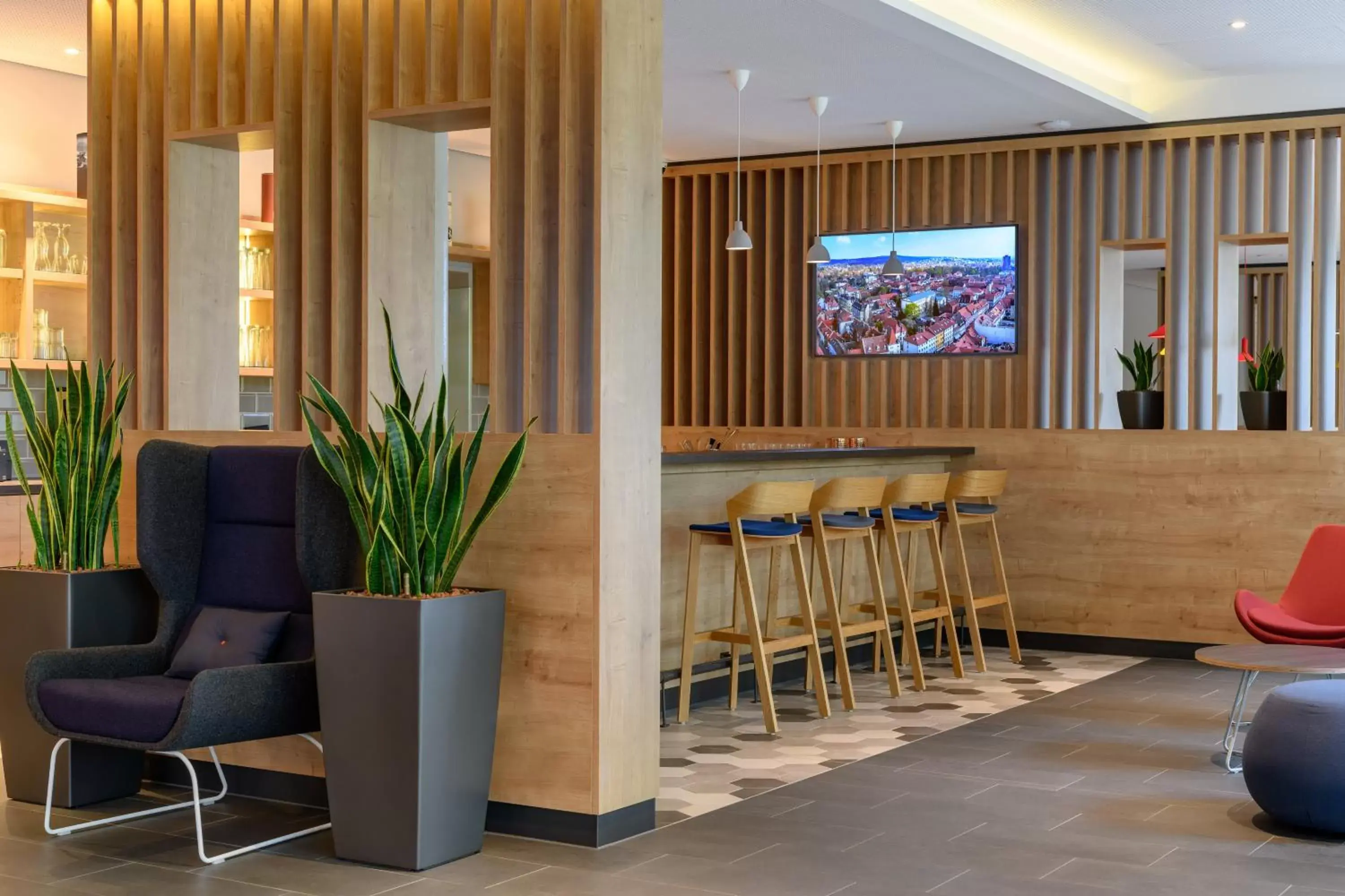 Lounge or bar, Lounge/Bar in Holiday Inn Express - Goettingen, an IHG Hotel