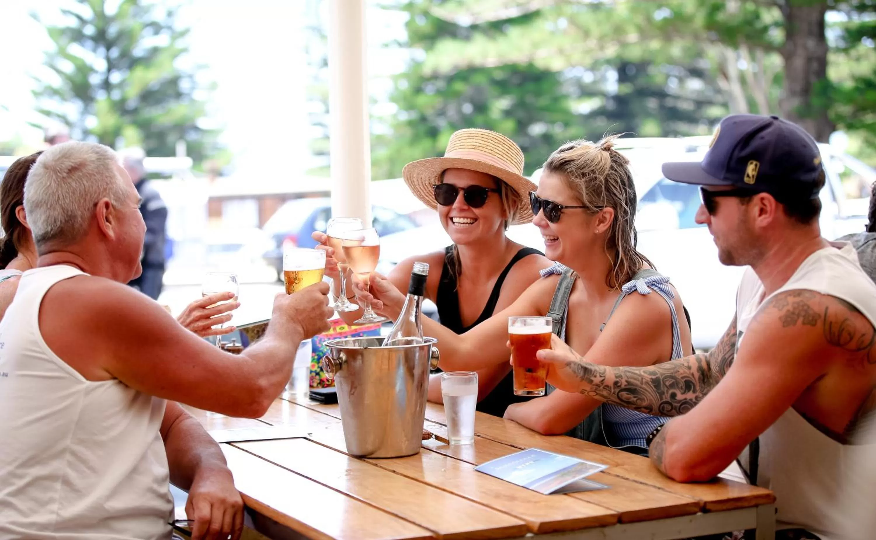 Restaurant/places to eat in Seabreeze Beach Hotel