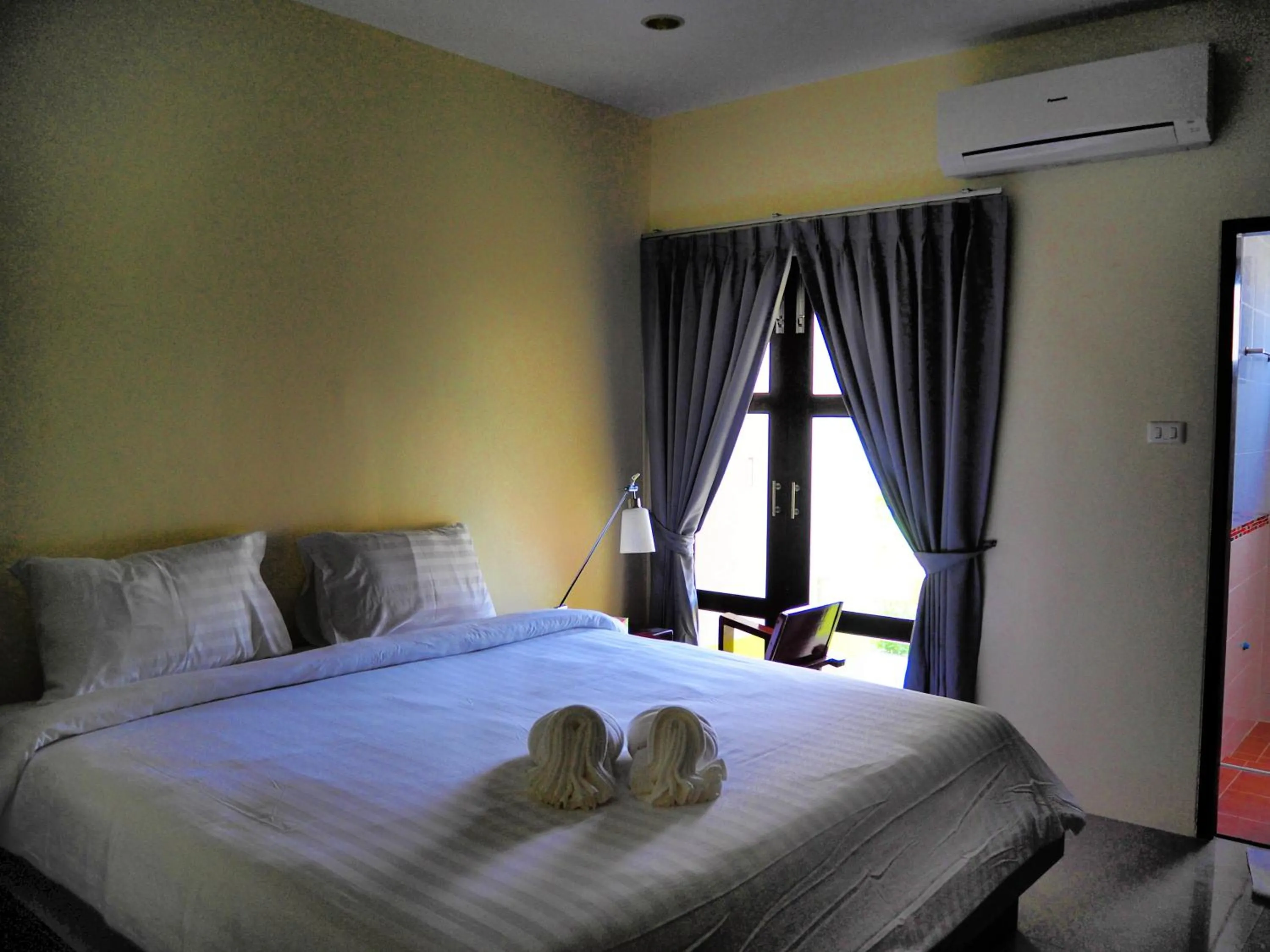 Day, Bed in Morakot Lanta Resort