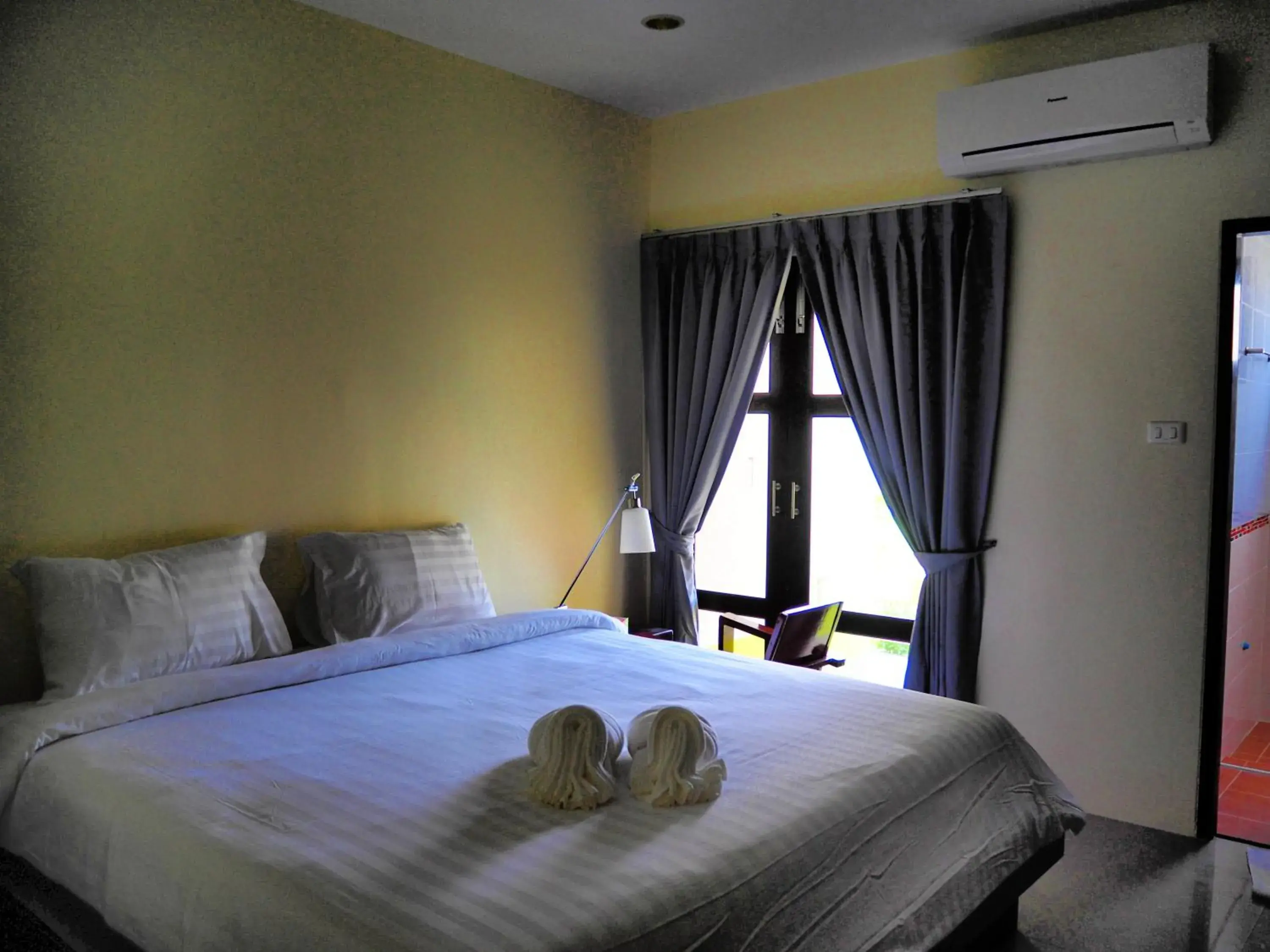 Day, Bed in Morakot Lanta Resort