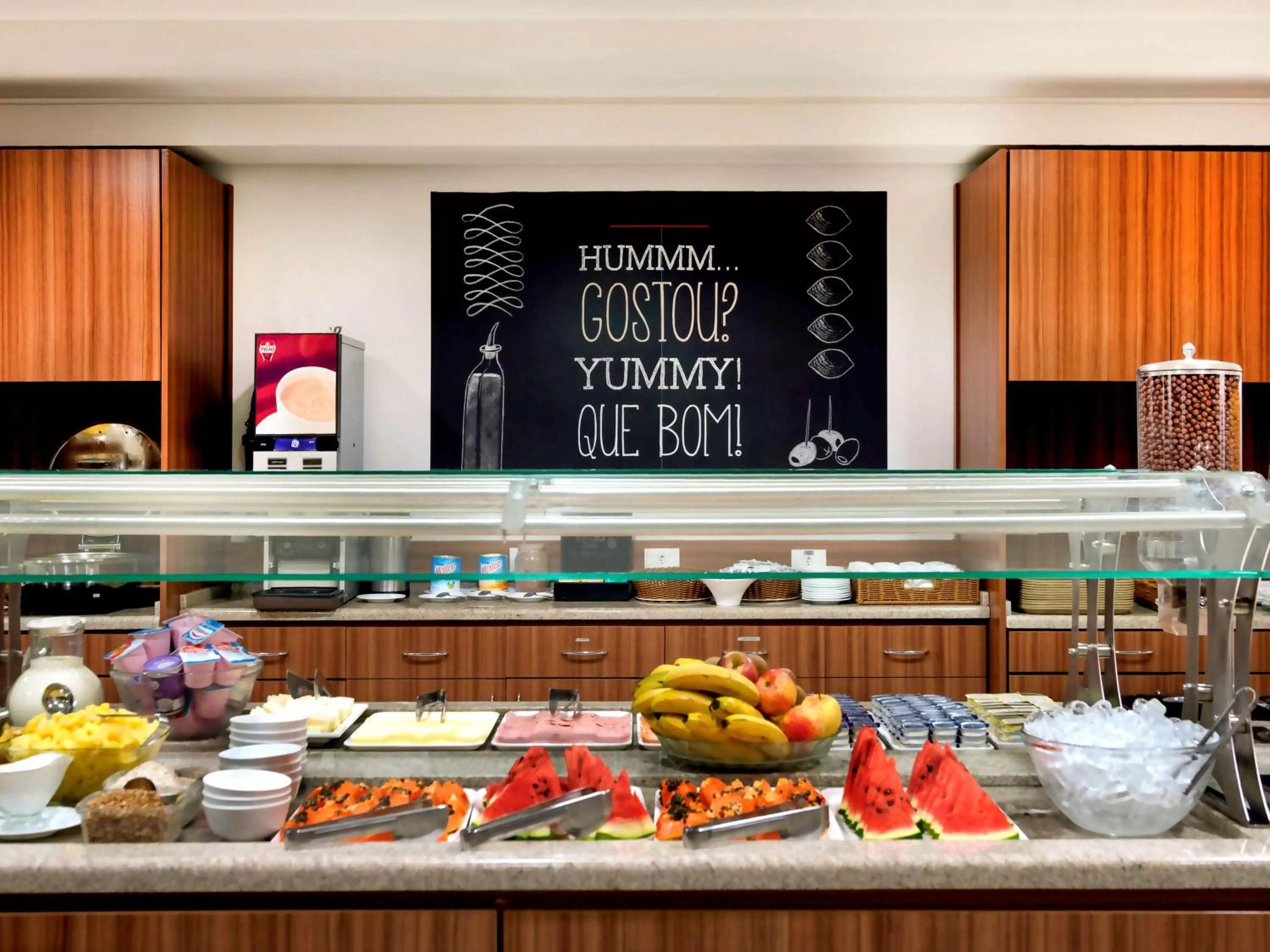 Dining area in ibis Curitiba Shopping