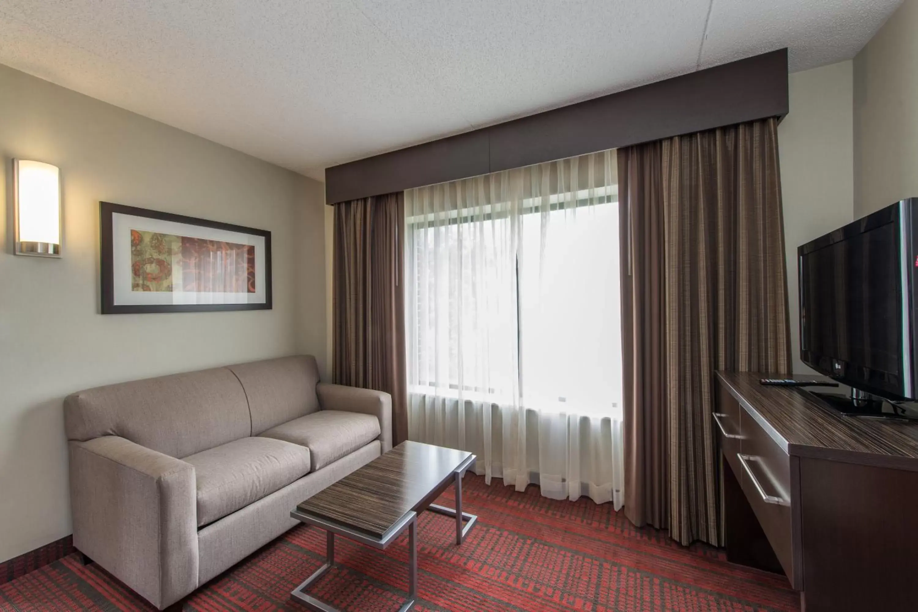 Photo of the whole room, Seating Area in Holiday Inn Express Hotel & Suites Auburn, an IHG Hotel