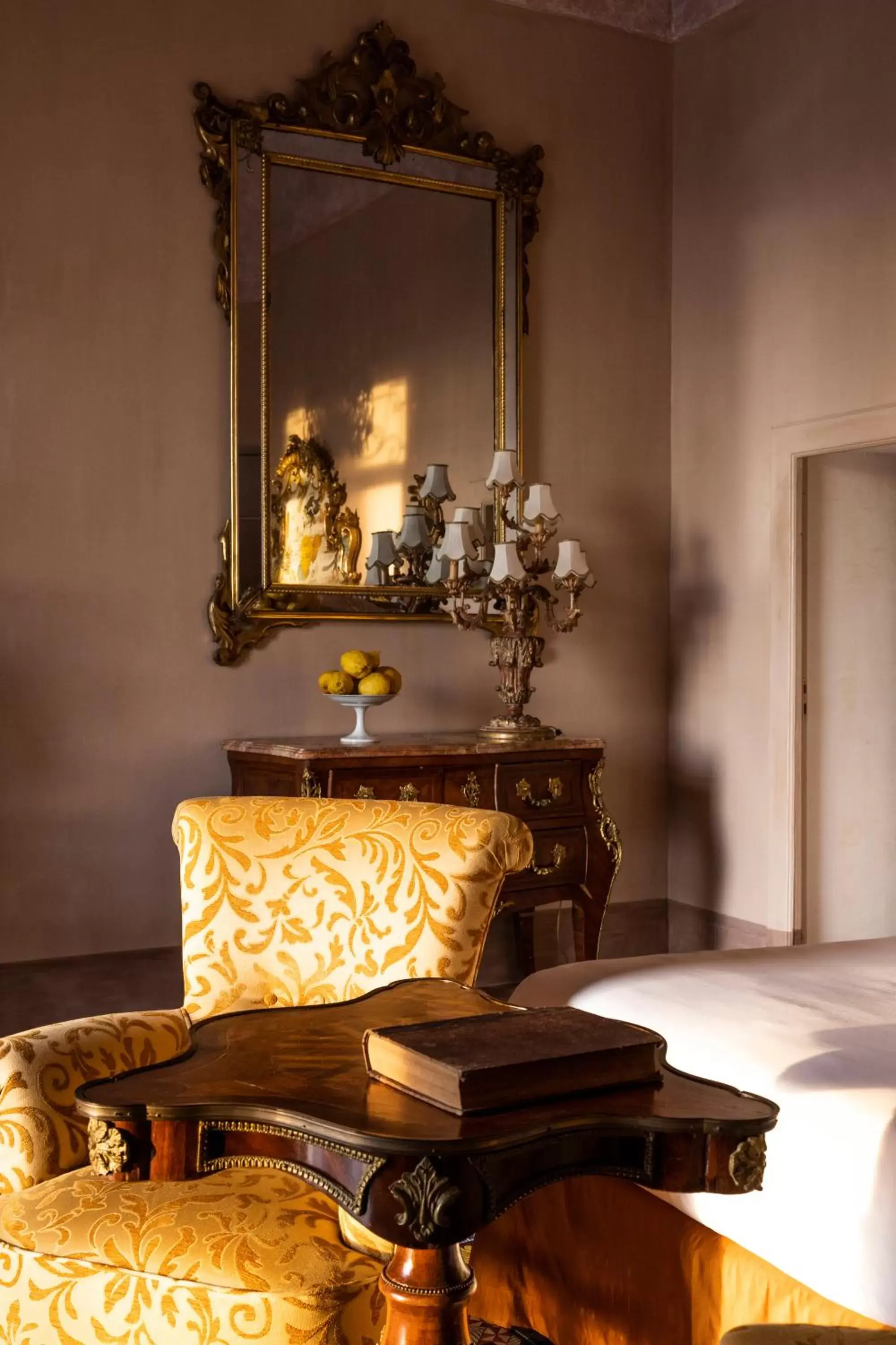 Decorative detail, Seating Area in Villa Carafa De Cillis