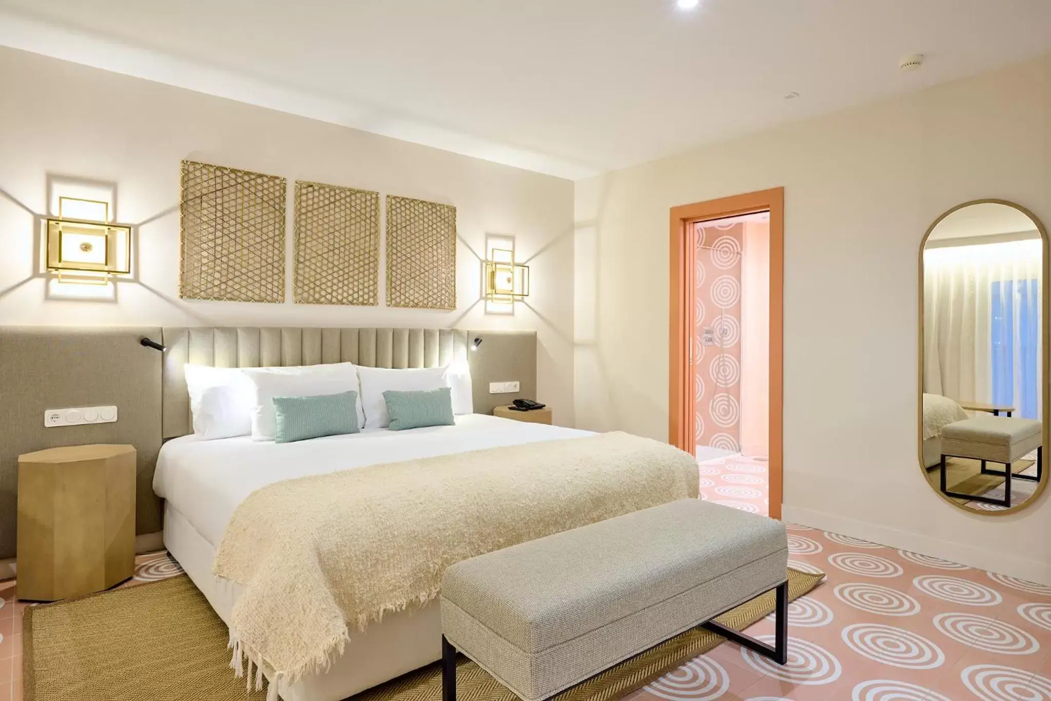 Photo of the whole room, Bed in Boutique Hotel Luna Granada Centro