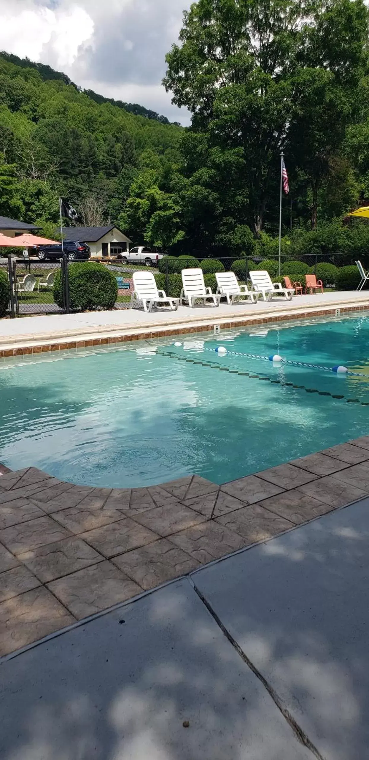 Swimming Pool in Route 19 Inn