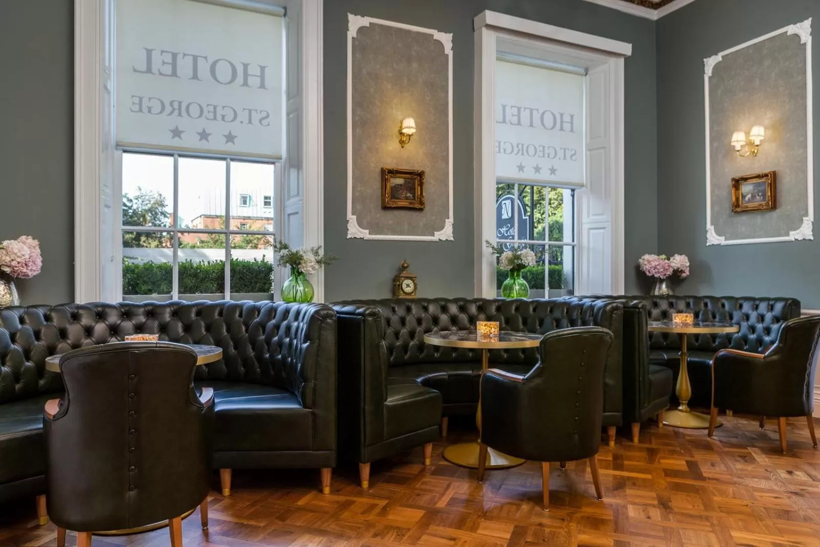 Lounge or bar in Hotel St George by Nina