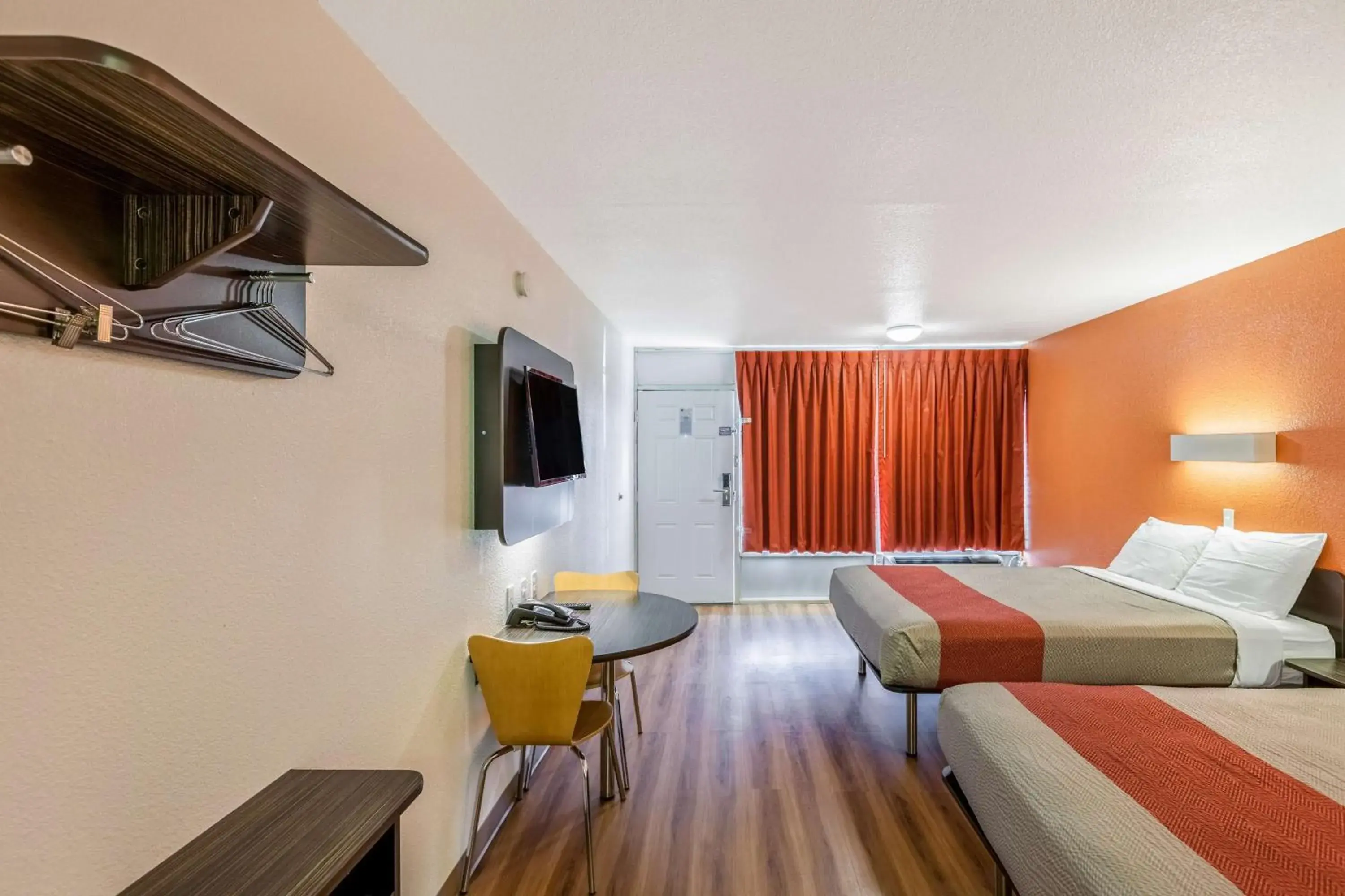 TV and multimedia in Motel 6 Fort Worth, Tx - Stockyards