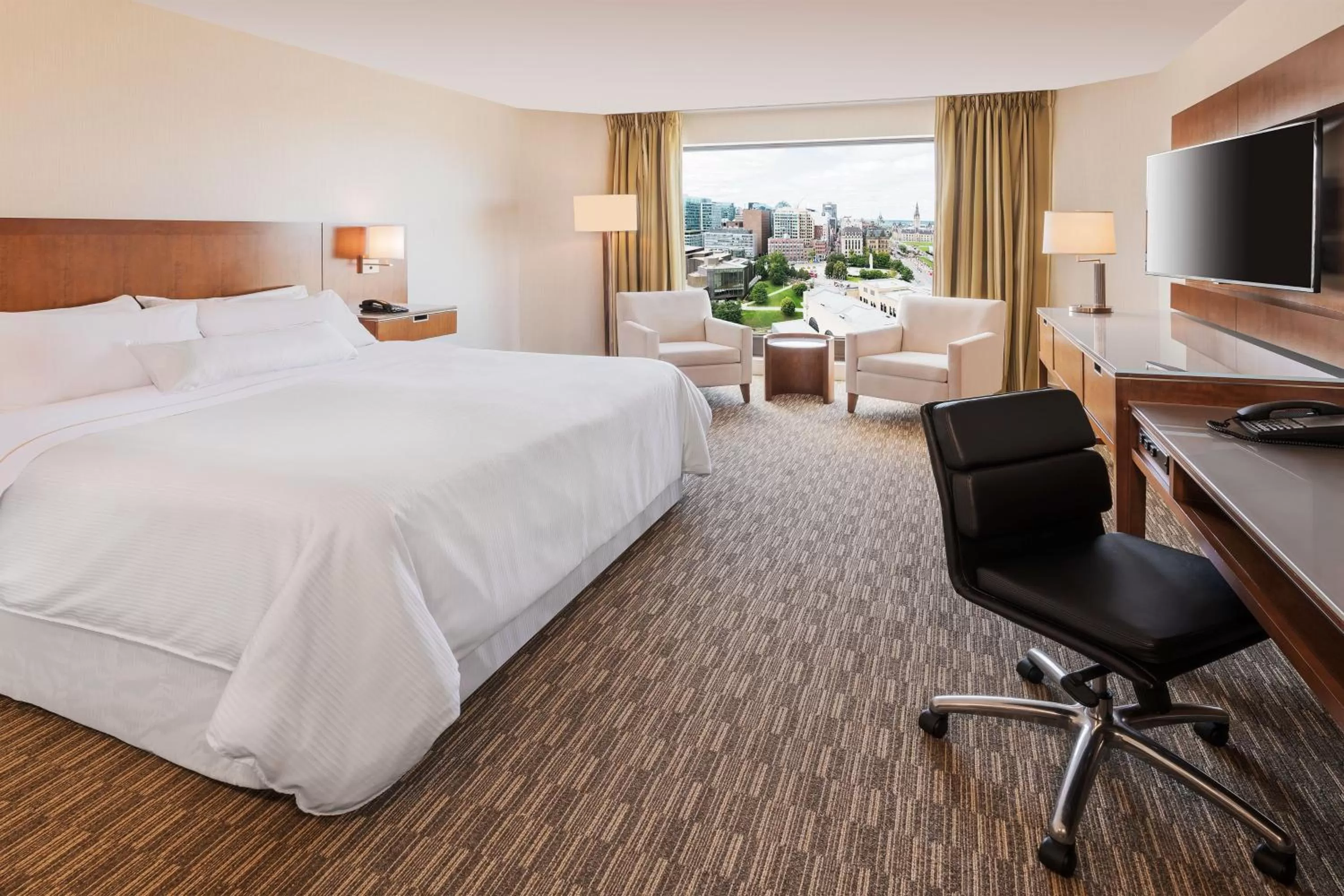 Photo of the whole room, Bed in The Westin Ottawa