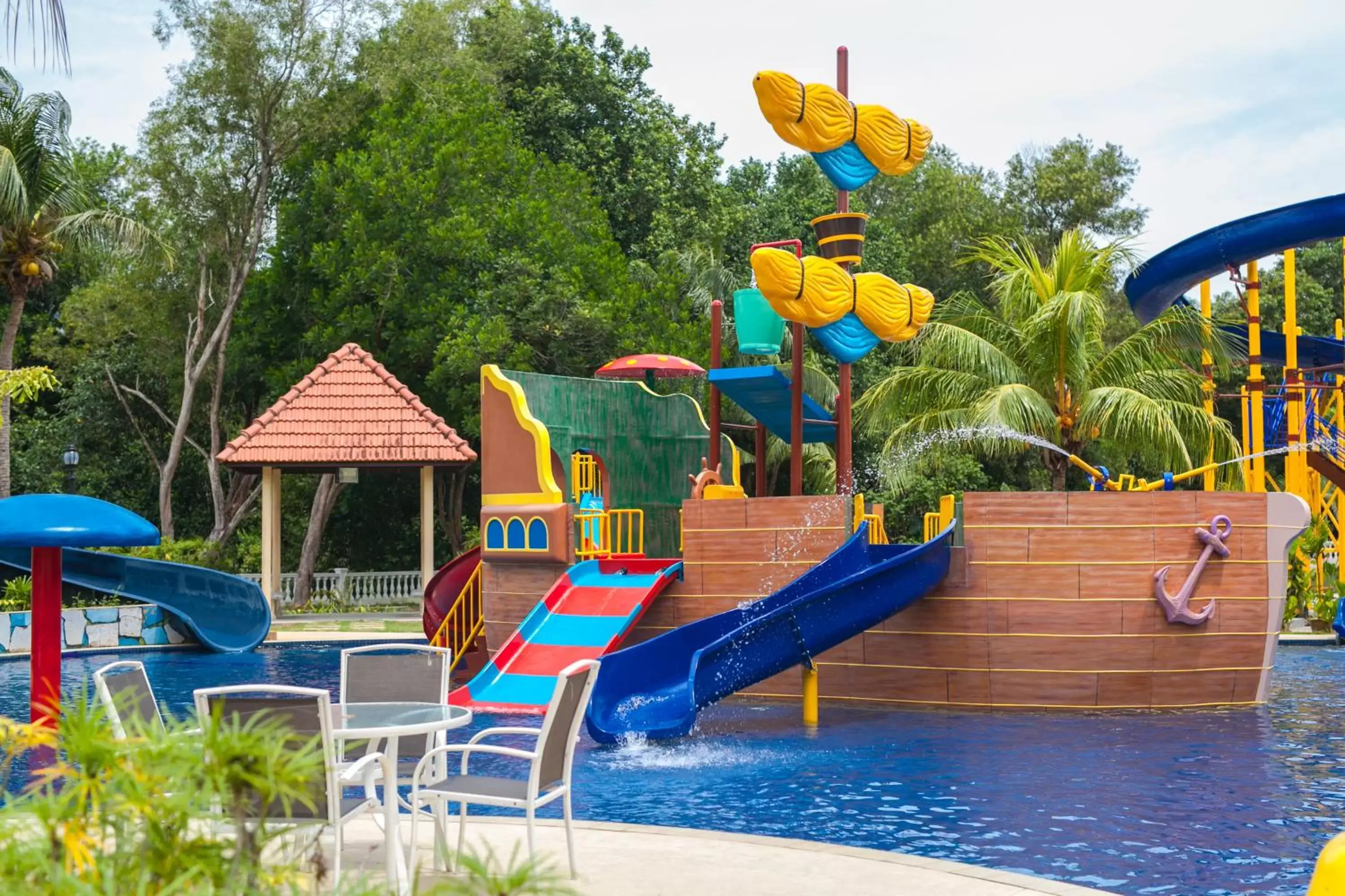 Aqua park in Amverton Heritage Resort