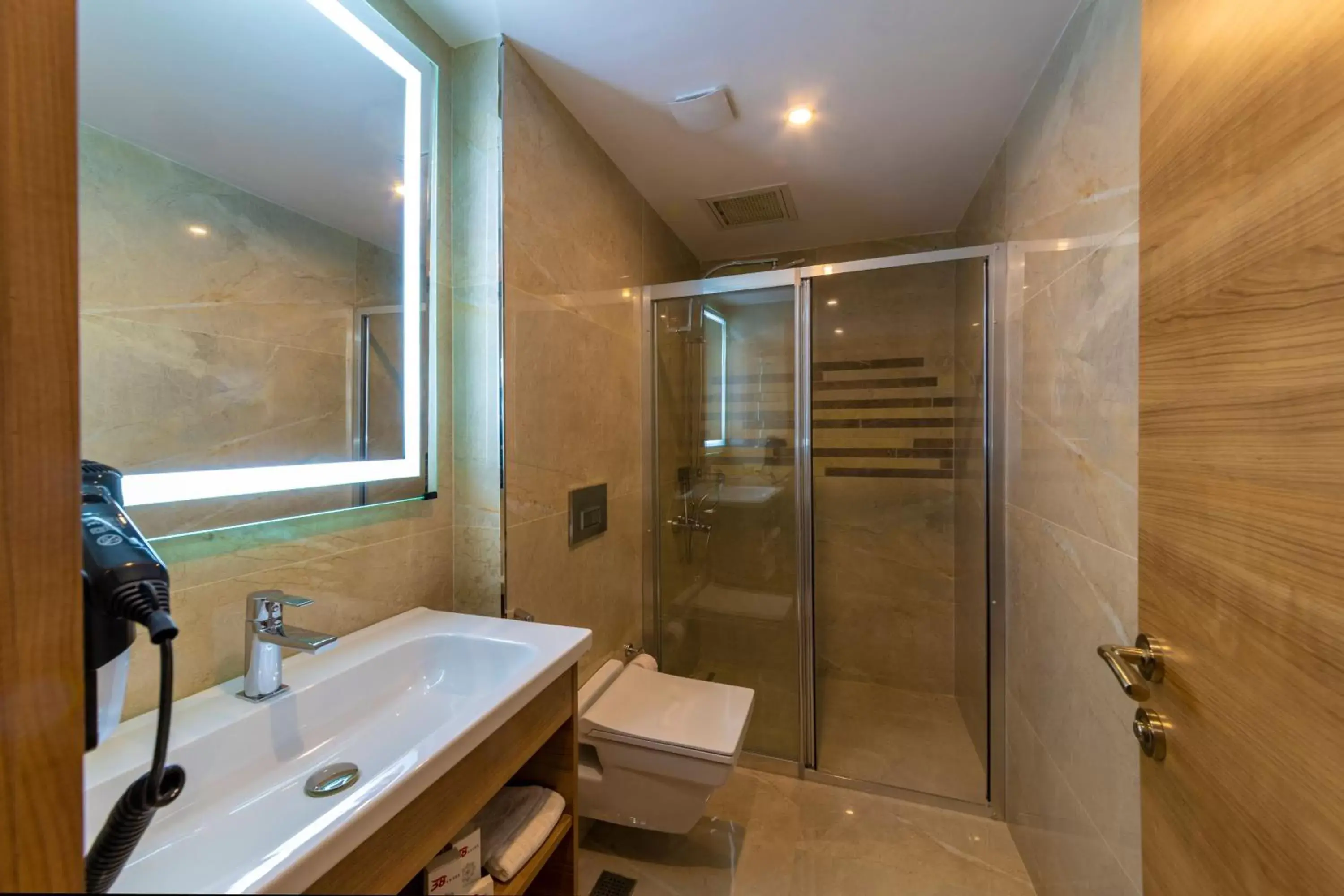 Shower, Bathroom in 38 Hotel