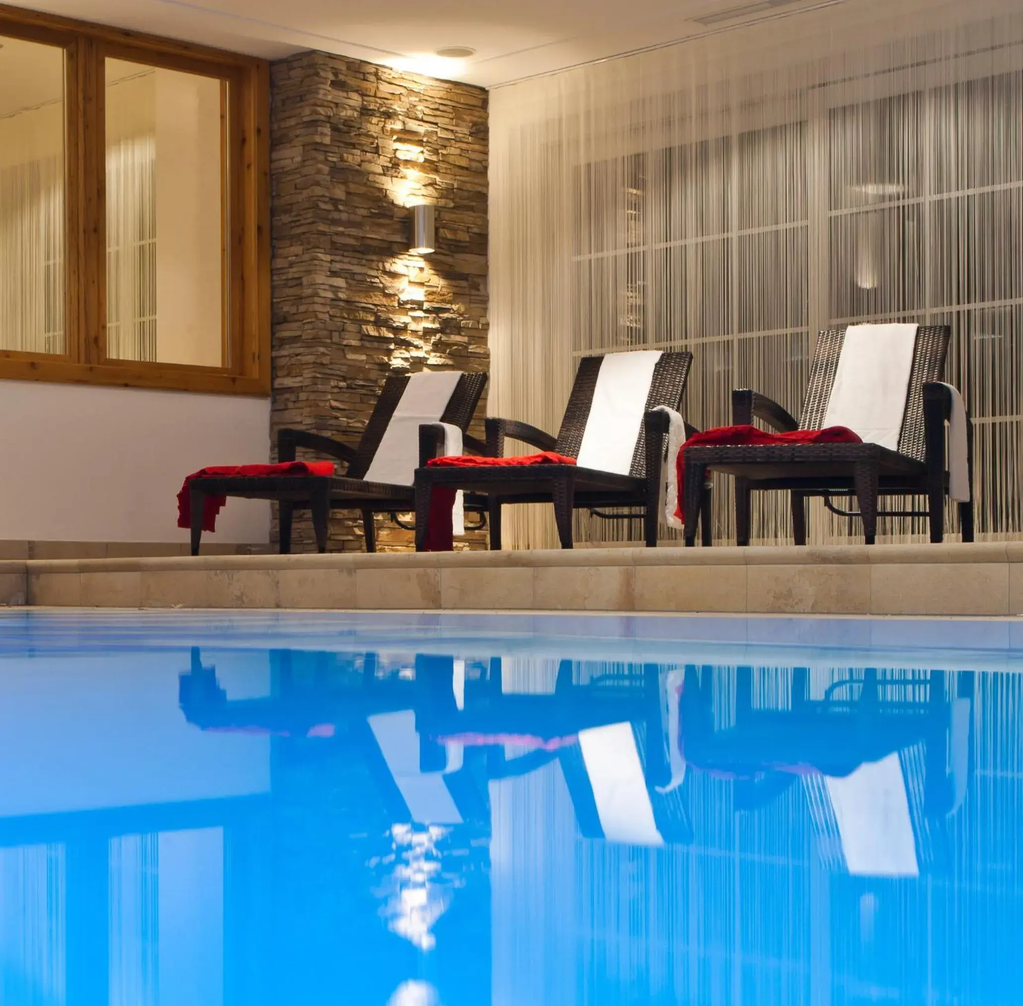 Spa and wellness centre/facilities, Swimming Pool in Avenida Mountain Resort by Alpin Rentals