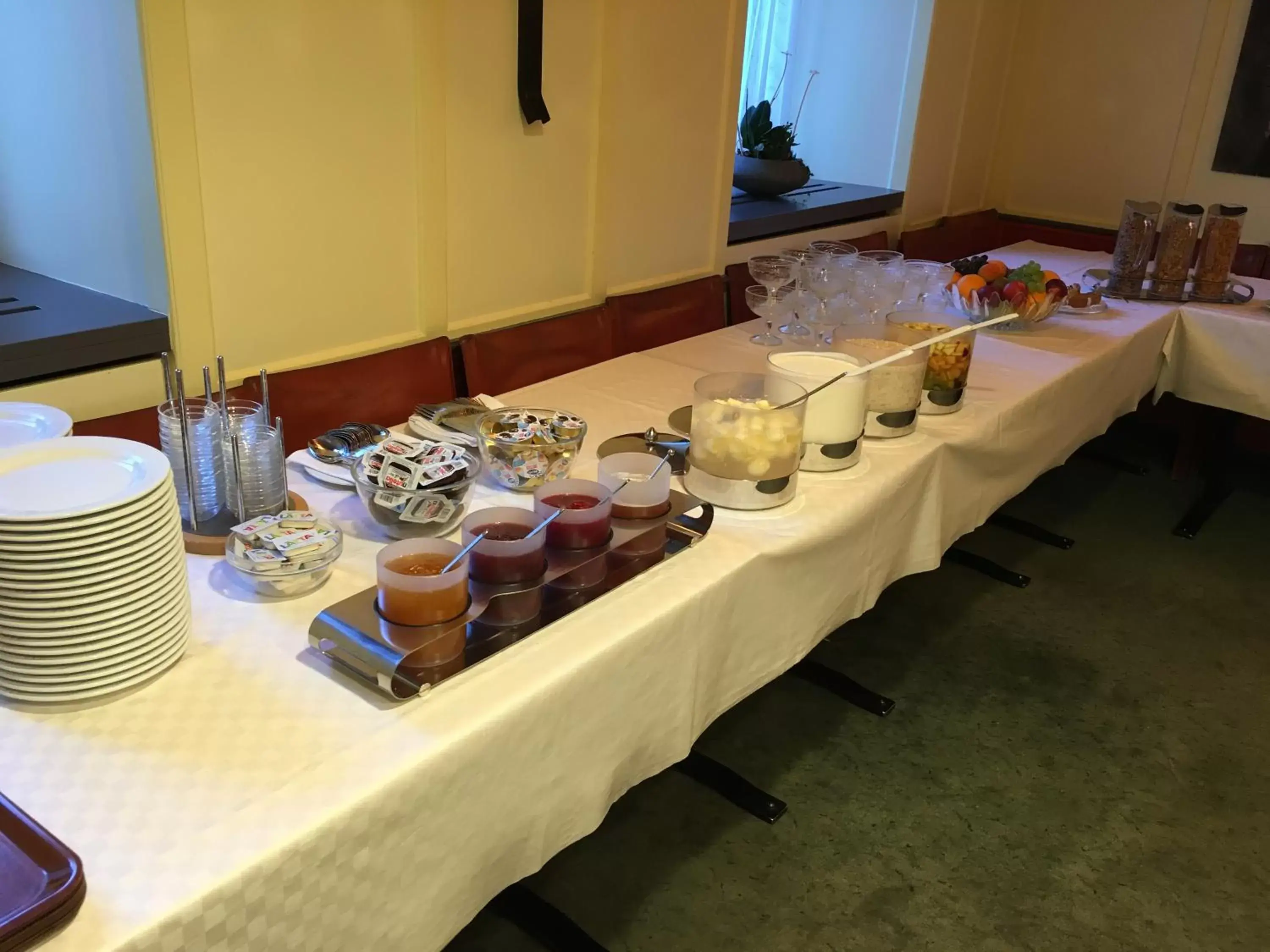 Buffet breakfast, Food in Poschiavo Suisse Hotel