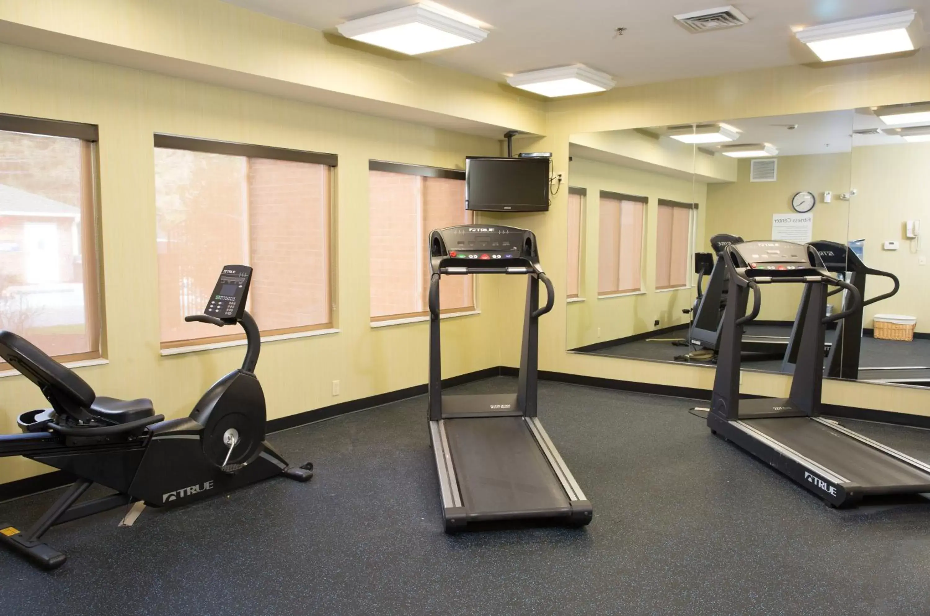 Spa and wellness centre/facilities, Fitness Center/Facilities in Holiday Inn Express Hotel & Suites Cherokee-Casino, an IHG Hotel