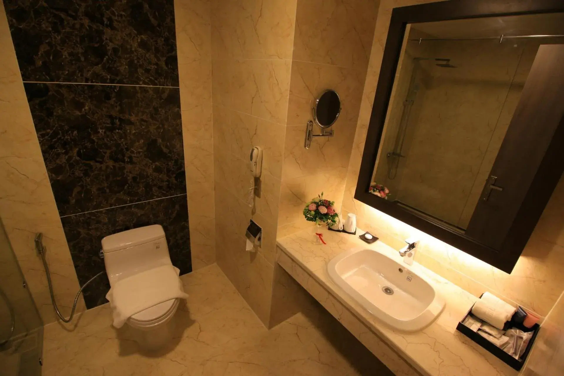 Toilet, Bathroom in Muong Thanh Luxury Can Tho Hotel