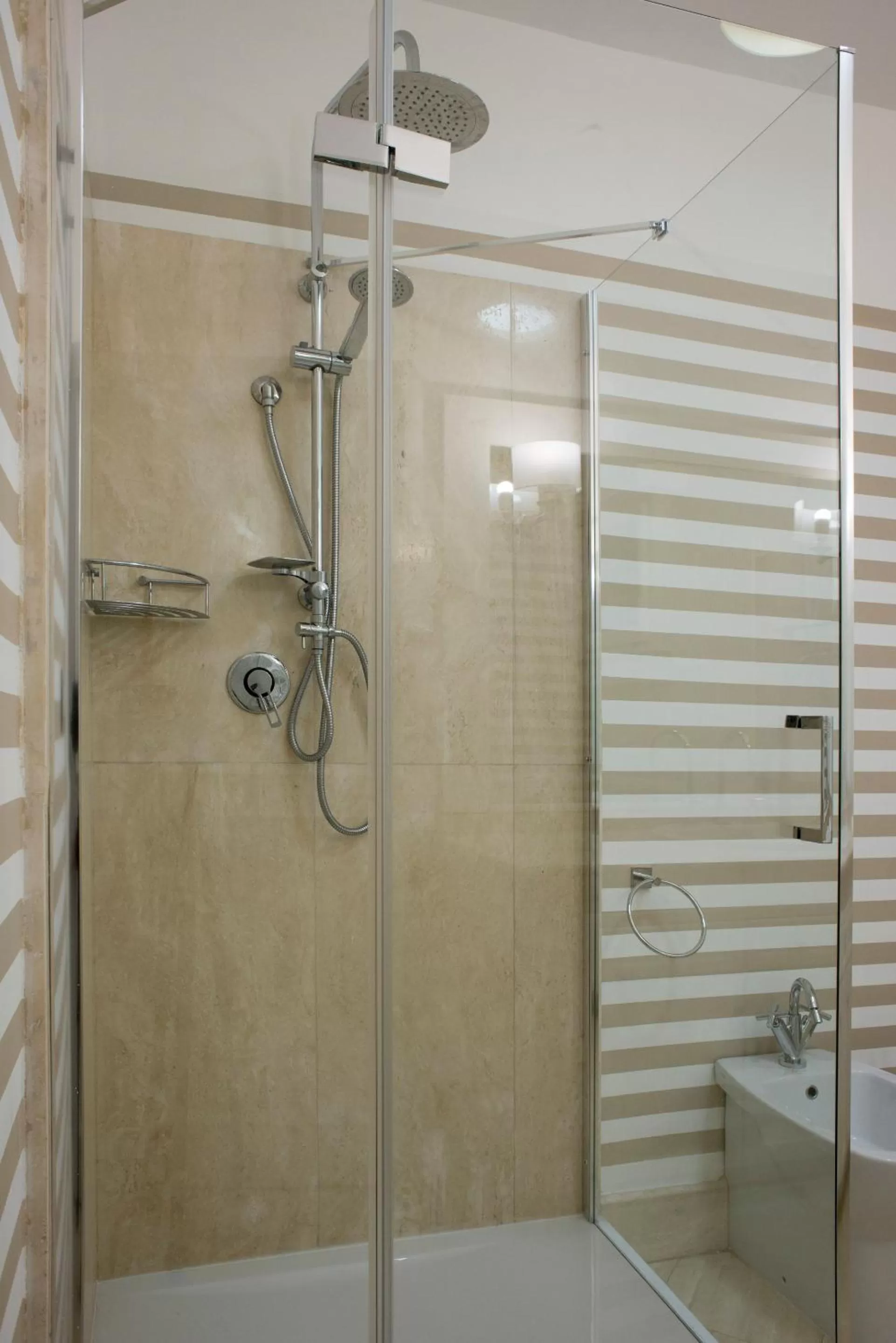 Shower in Principessa Mafalda