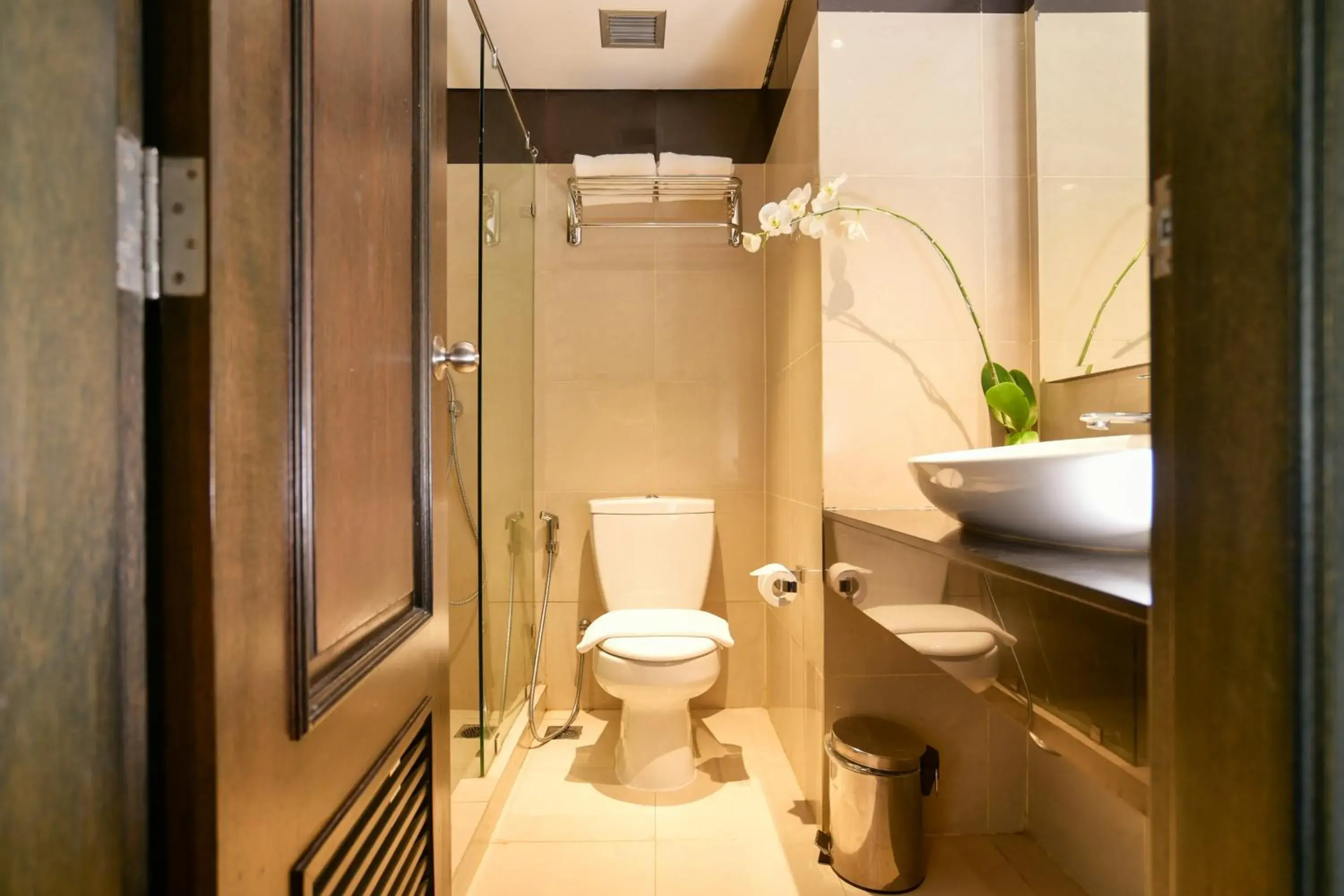 Toilet, Bathroom in Samala Hotel Jakarta Cengkareng