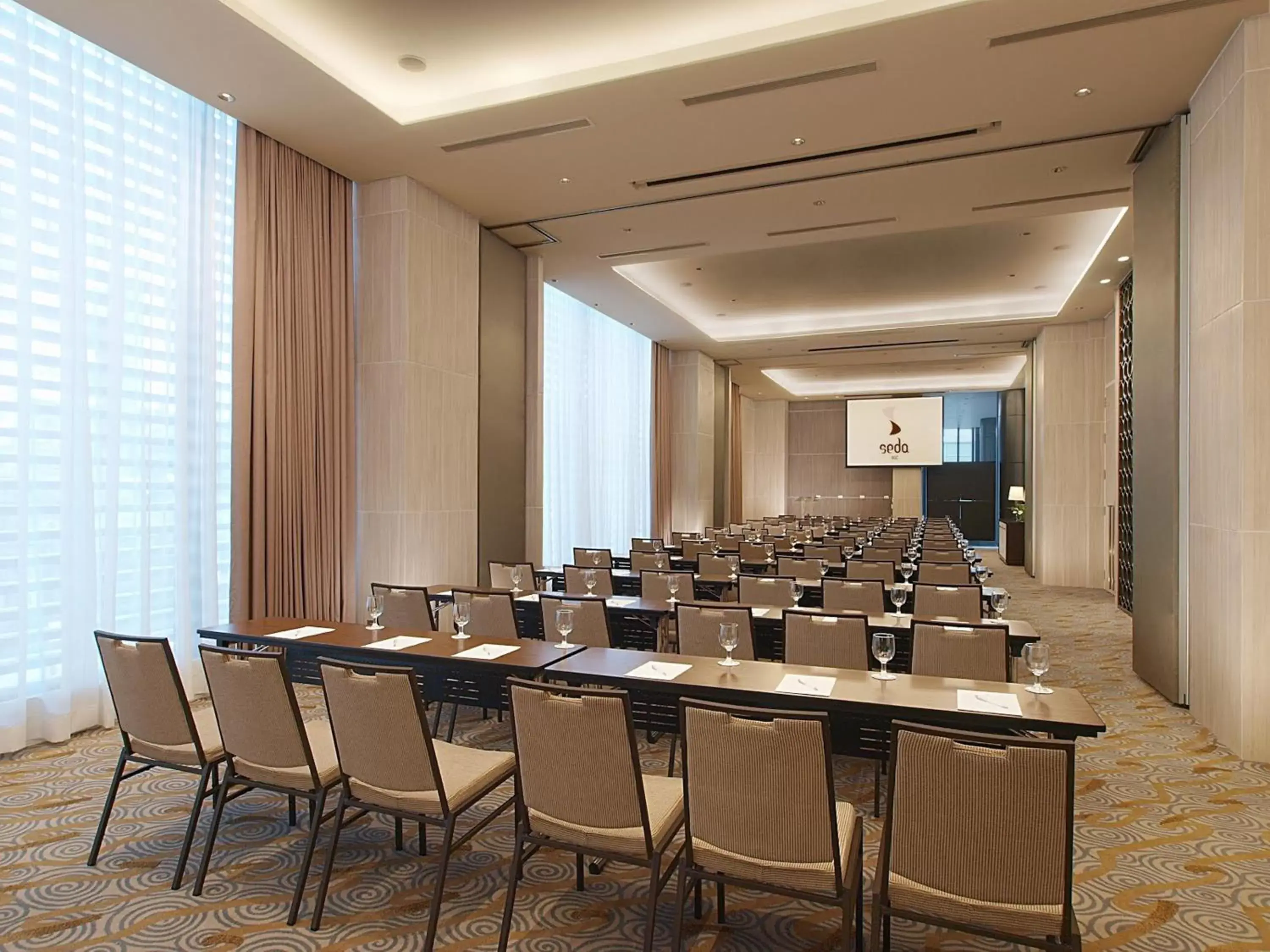 Business facilities in Seda Bonifacio Global City