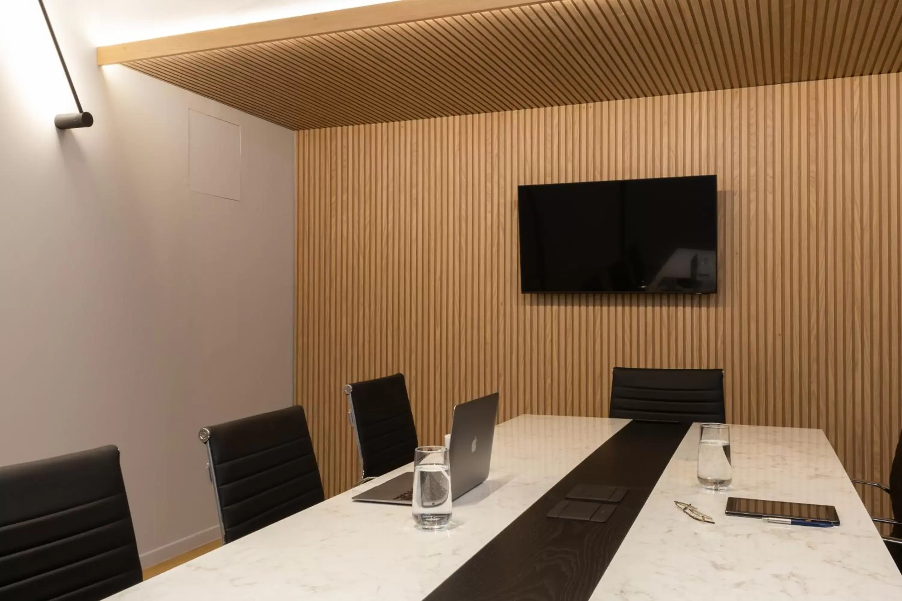 Meeting/conference room, TV/Entertainment Center in LUX&EASY Athens Metro Suites