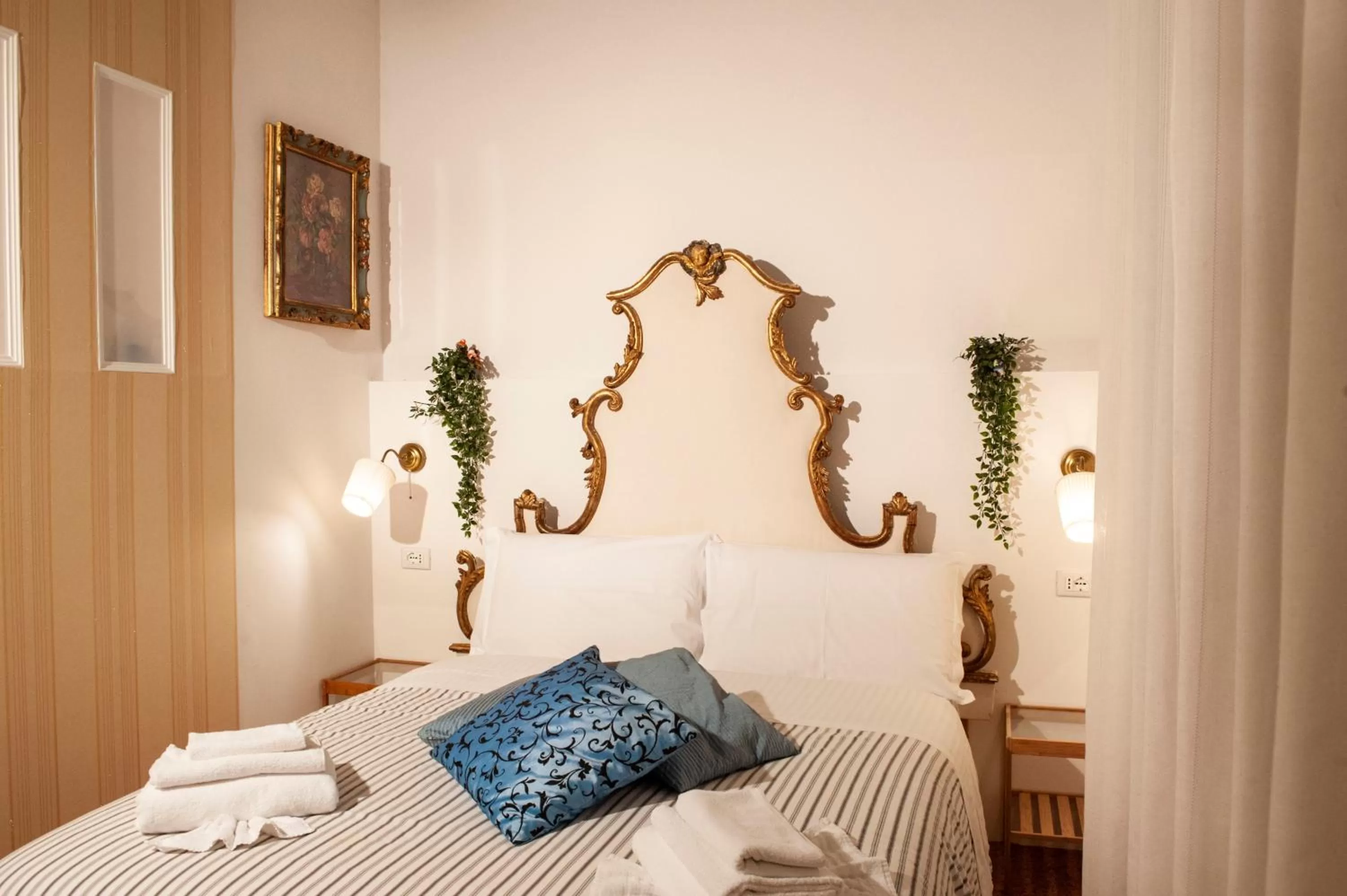 Bed in Gran Suite Piazza Maggiore - T&T communications
