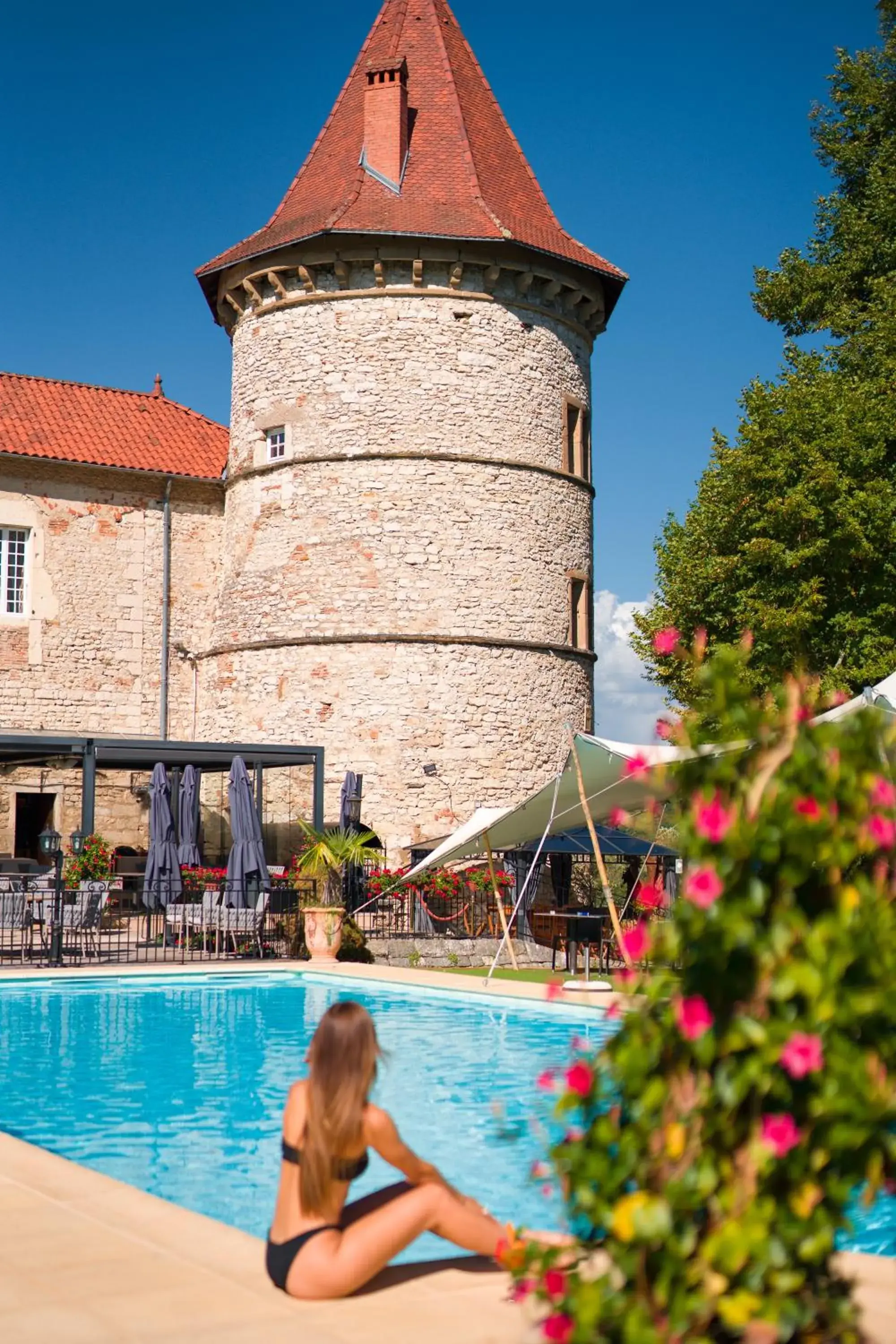 Swimming Pool in Château Chapeau Cornu