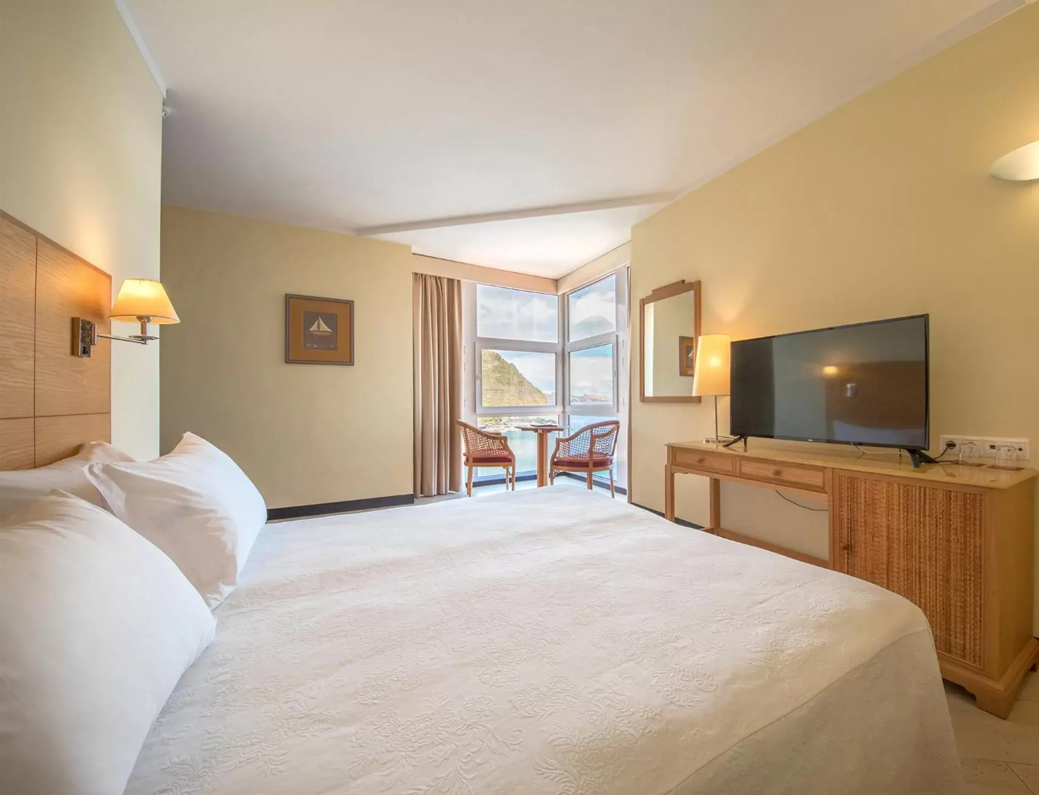 Junior Suite (2 Adults + 1 Child) in Dom Pedro Madeira Junior Suite (2 Adults + 1 Child) in Dom Pedro Madeira