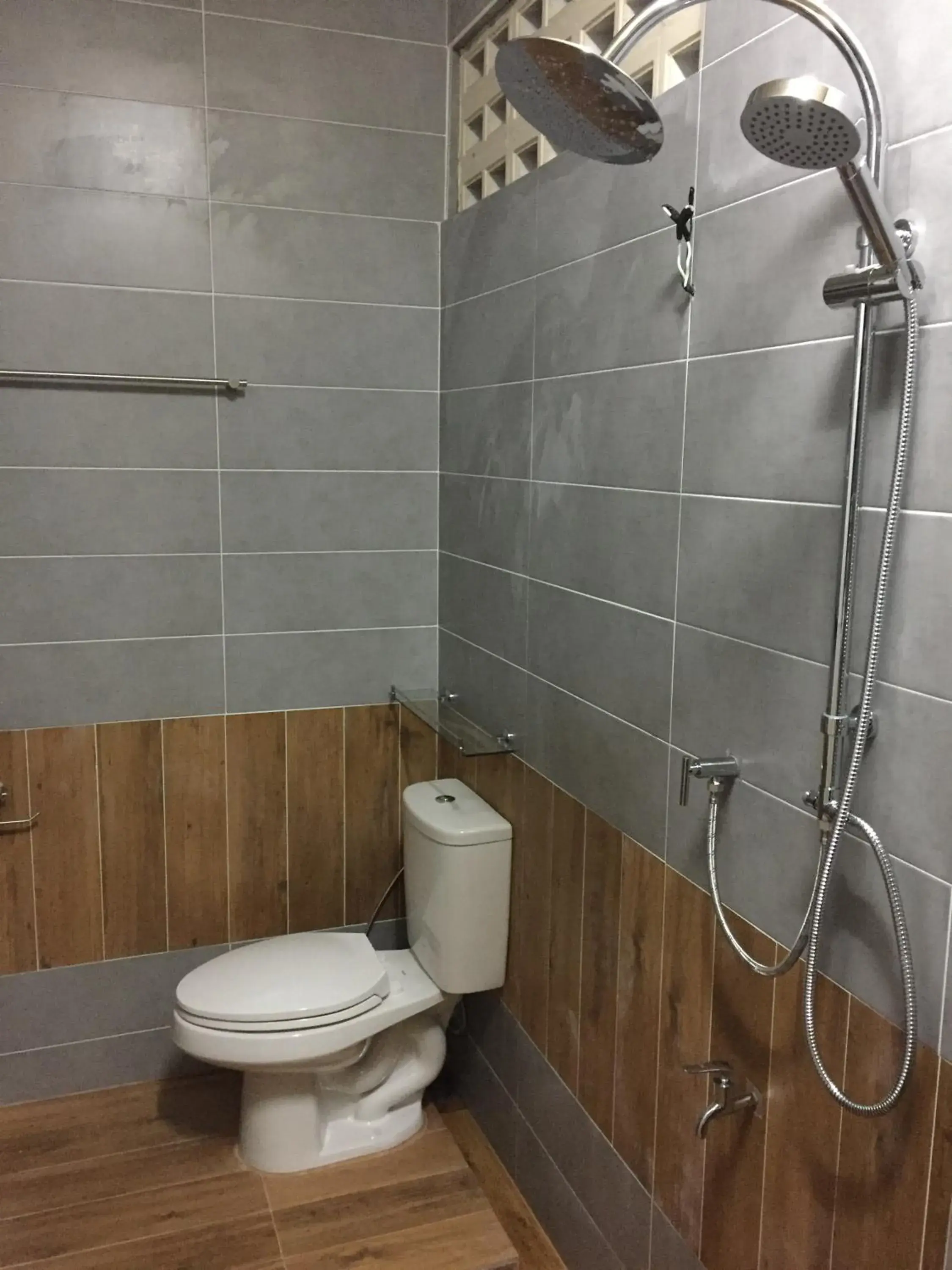 Bathroom in Ashi Hostel