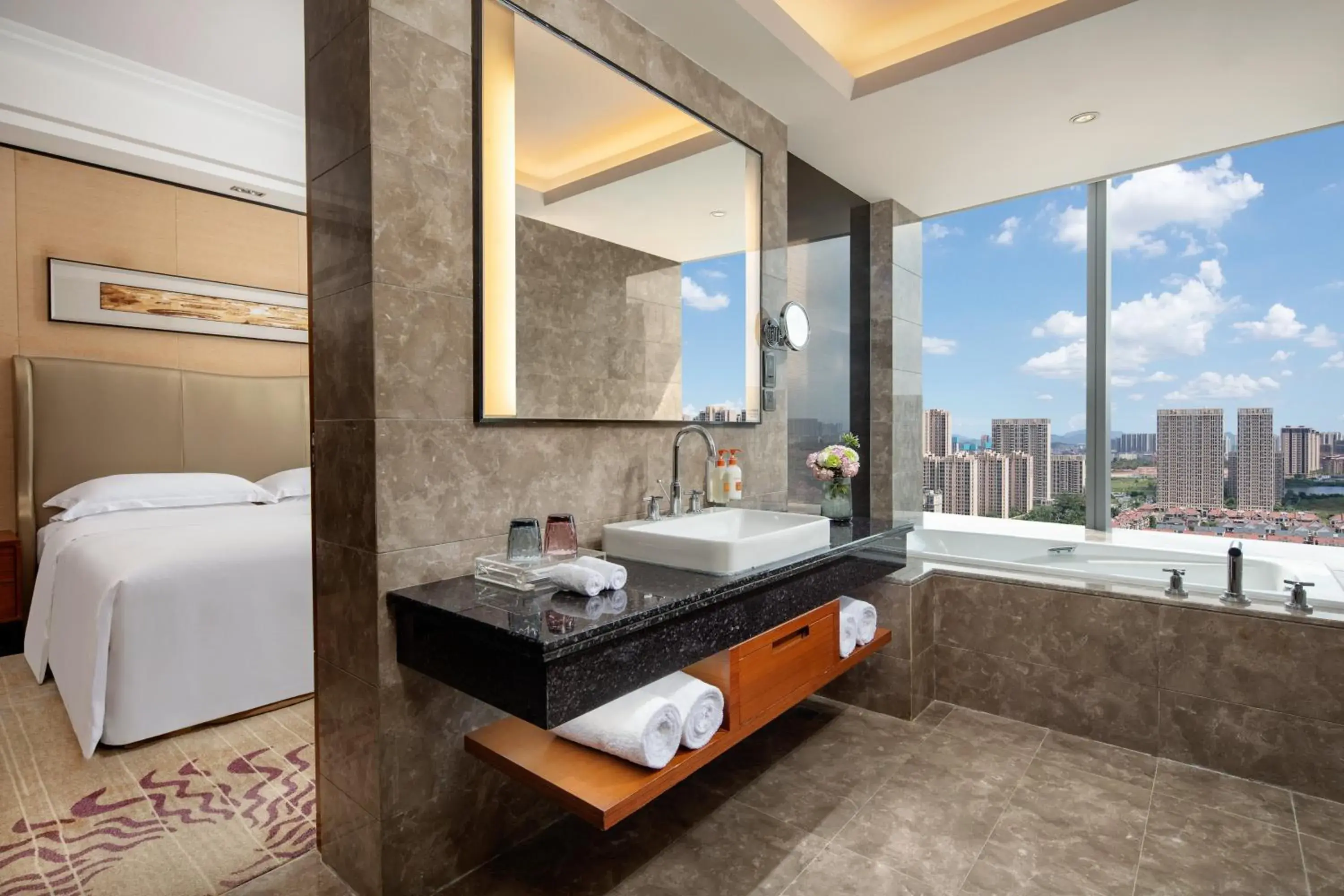 Photo of the whole room, Bathroom in Crowne Plaza Huizhou, an IHG Hotel