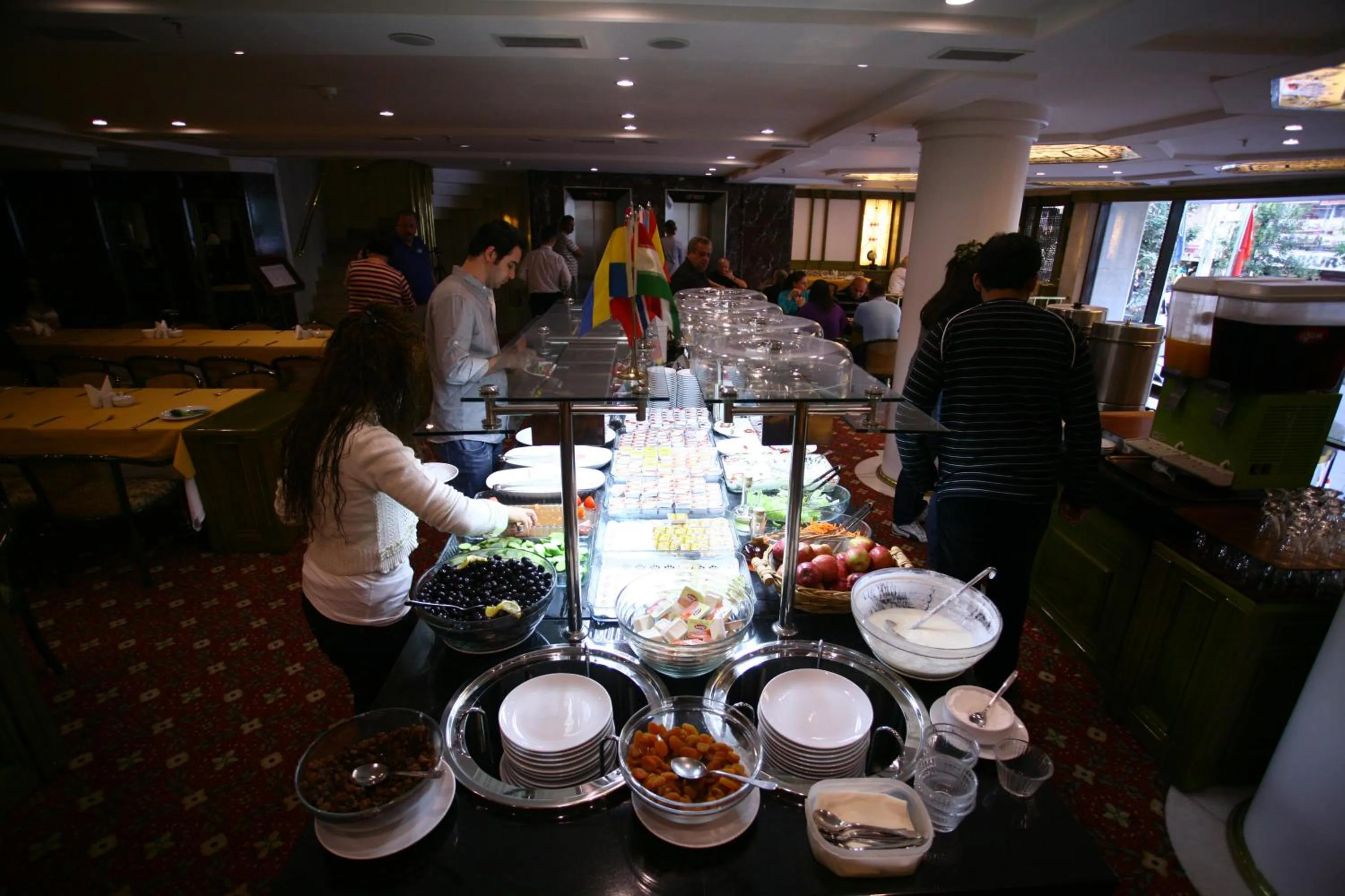 Restaurant/places to eat in Istanbul Royal Hotel