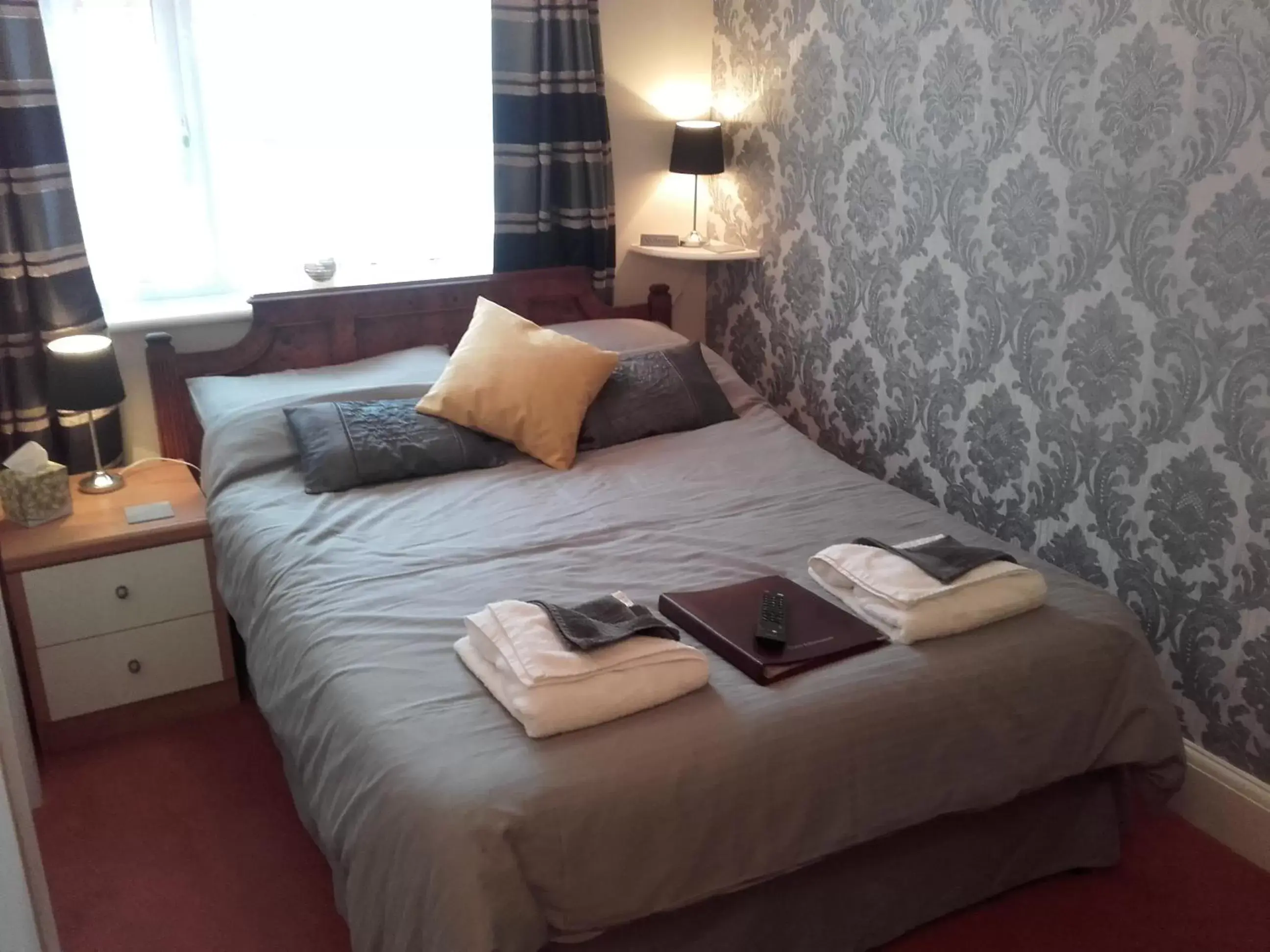 Bedroom, Bed in Clumber House Hotel