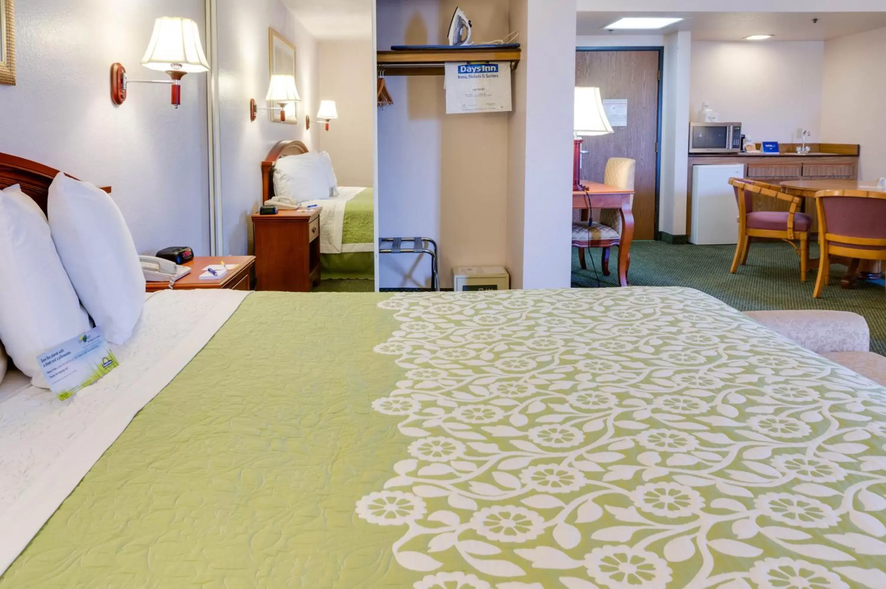 King Studio Suite, Non-Smoking in Days Inn & Suites by Wyndham Fullerton King Studio Suite, Non-Smoking in Days Inn & Suites by Wyndham Fullerton