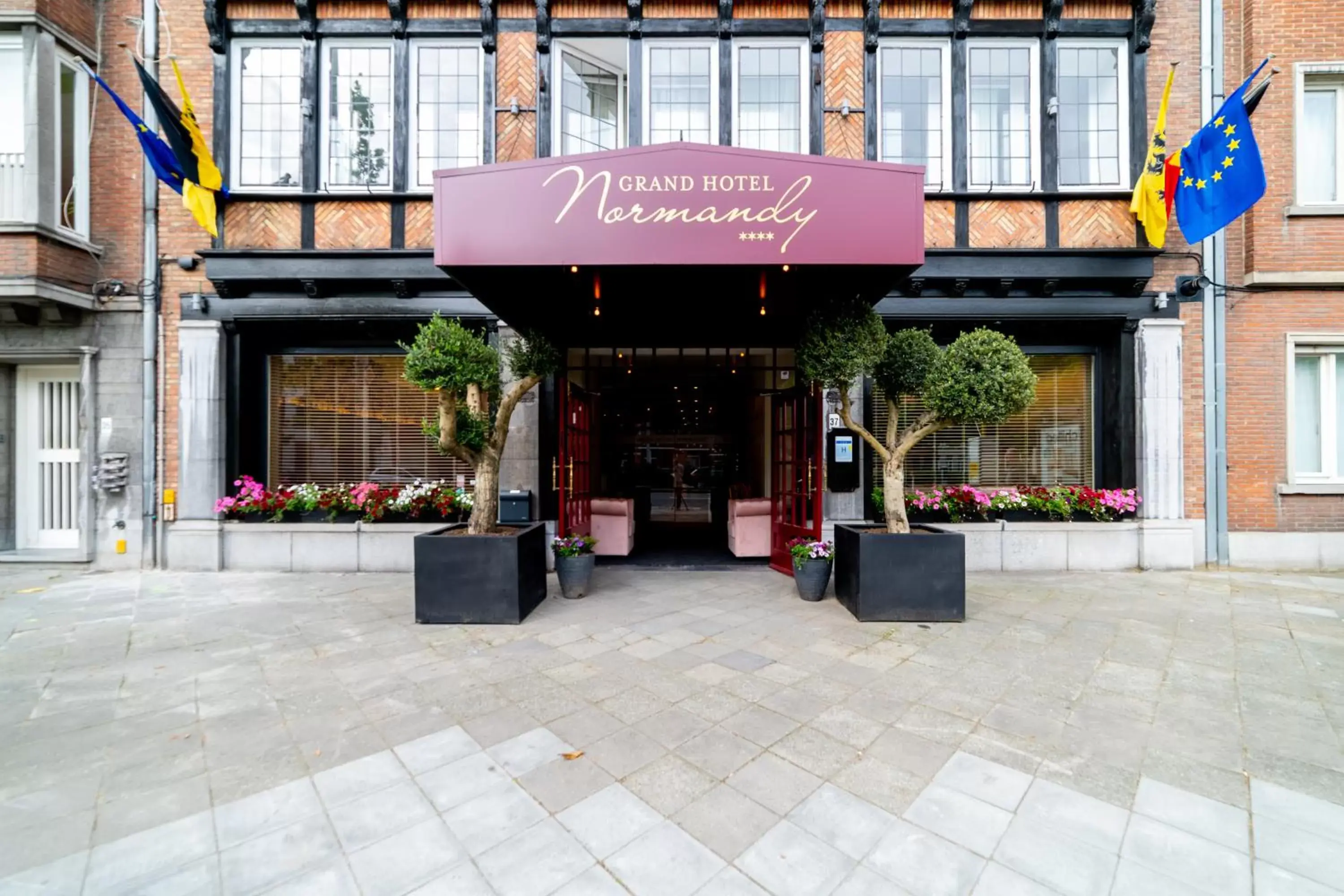 Facade/entrance in Grand Hotel Normandy by CW Hotel Collection
