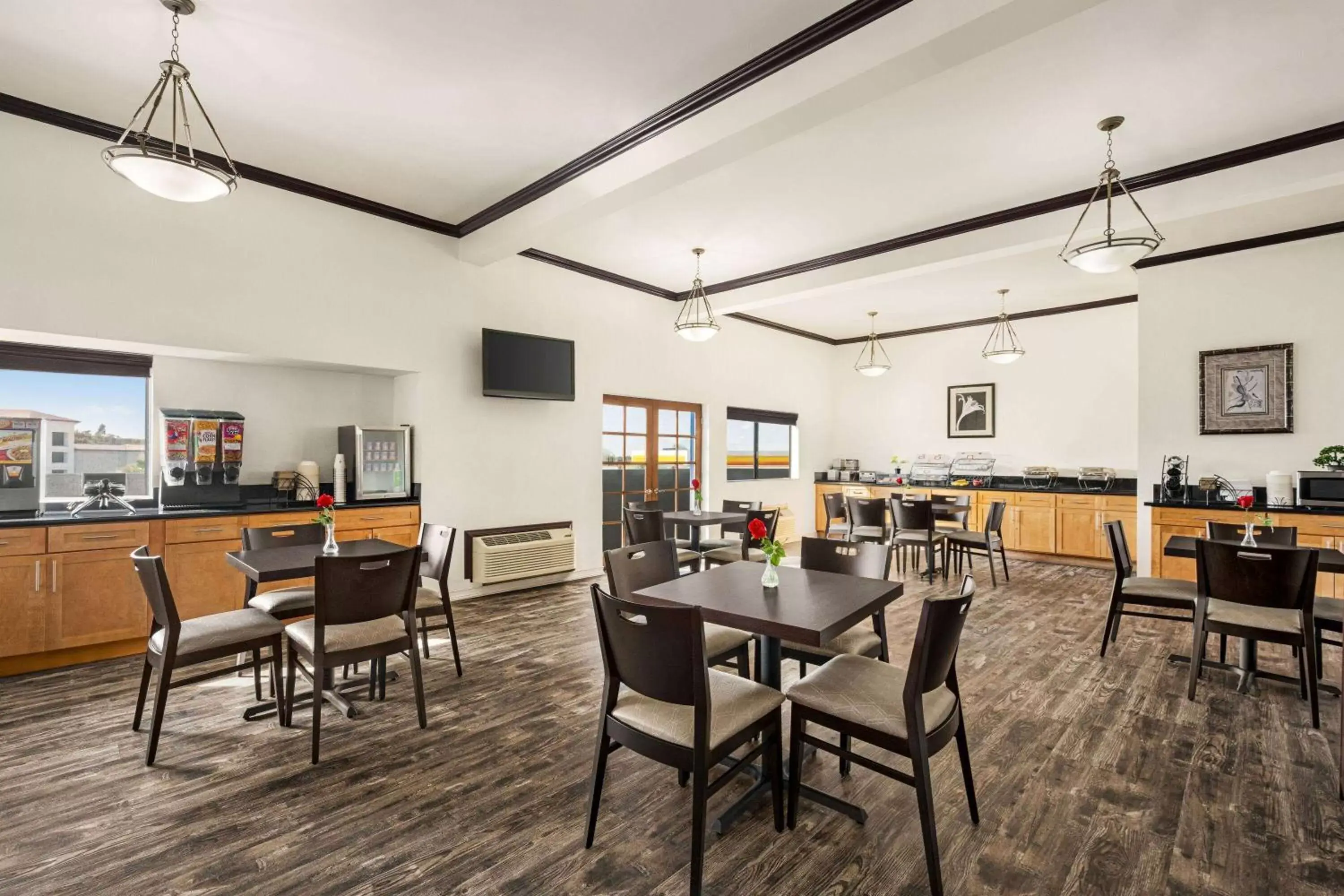 Dining area, Restaurant/Places to Eat in Baymont by Wyndham Monterey Park