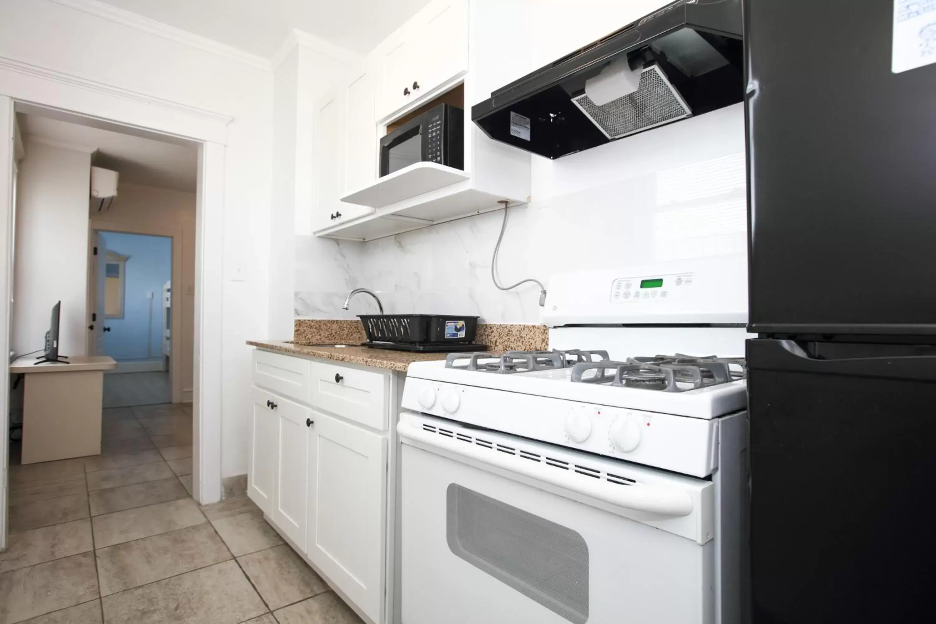 Kitchen or kitchenette, Kitchen/Kitchenette in Garfield Beach House