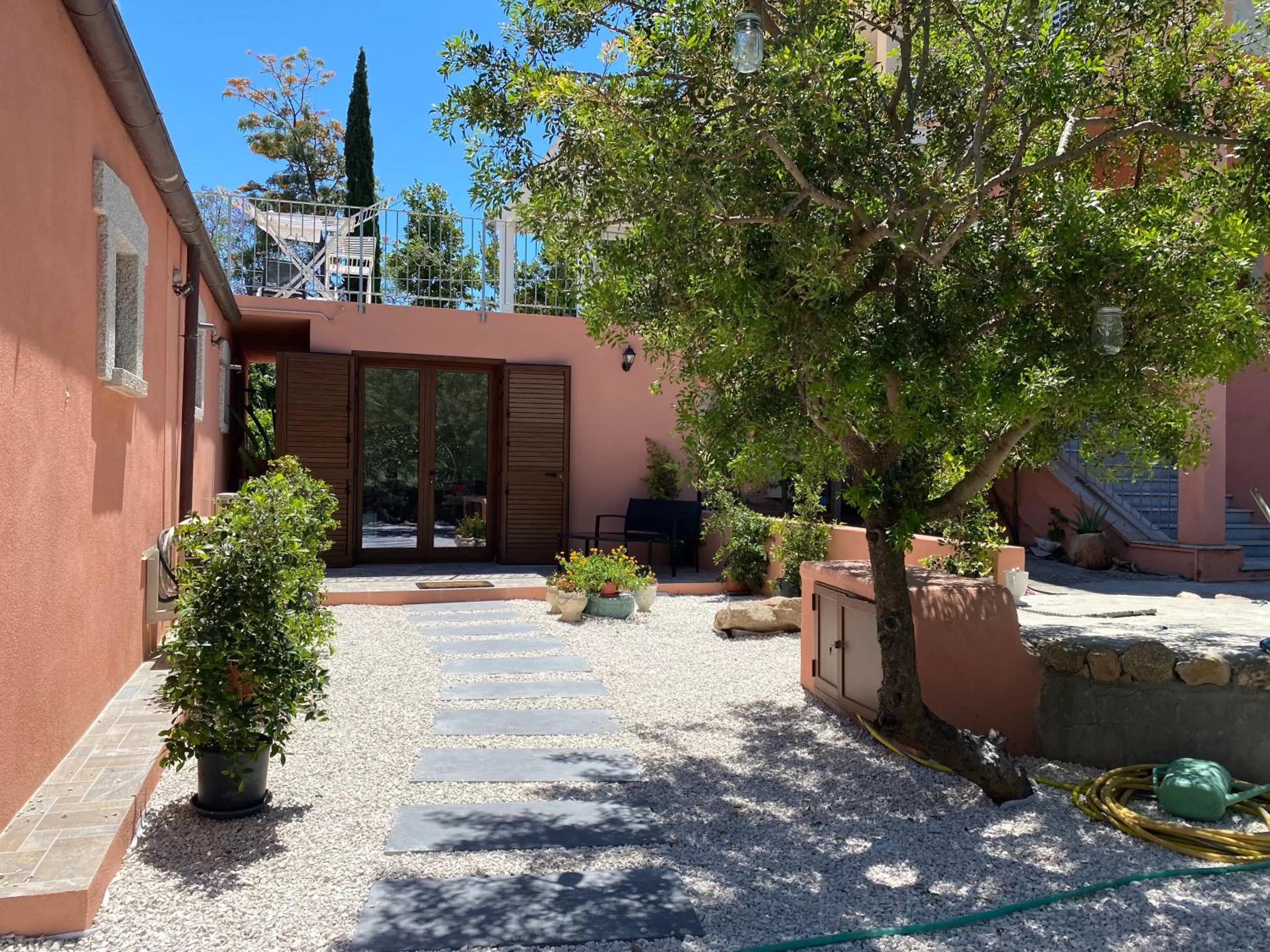 Property building in QUADRIFOGLIO Affittacamere